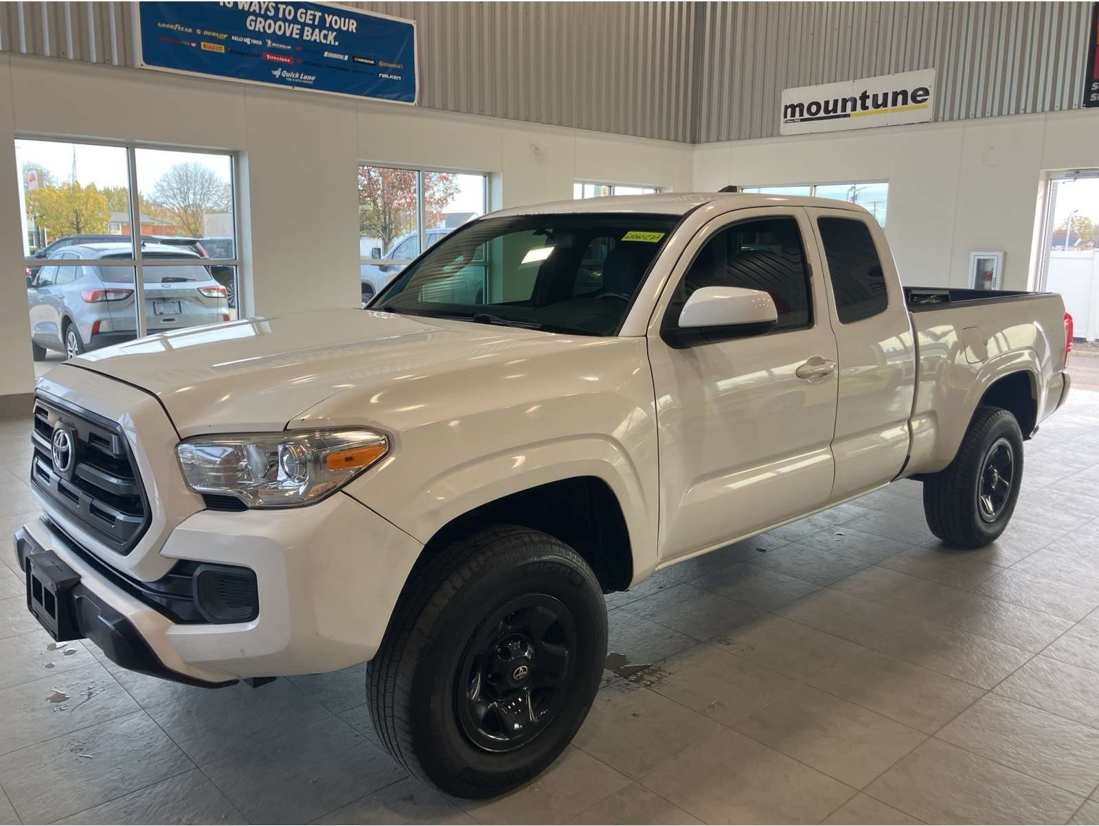 2016 Toyota Tacoma SR