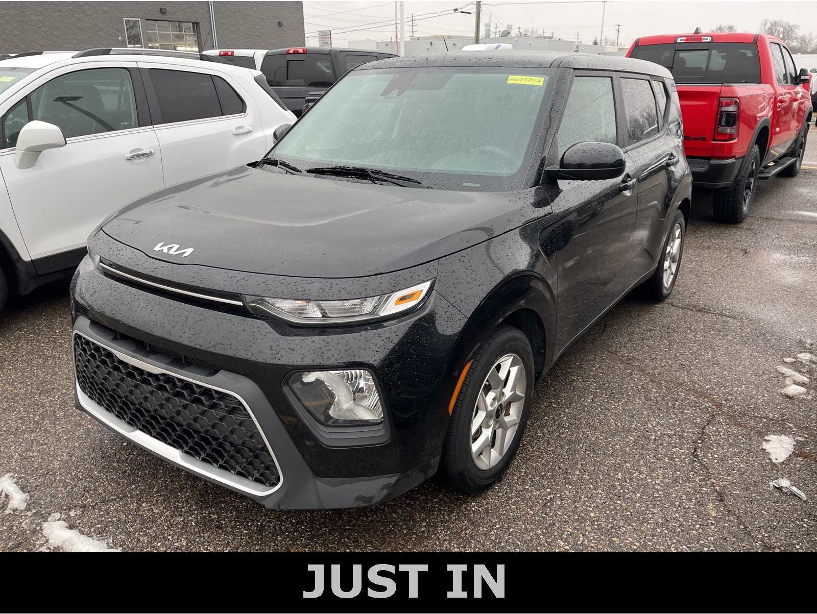 2022 Kia Soul LX's photo