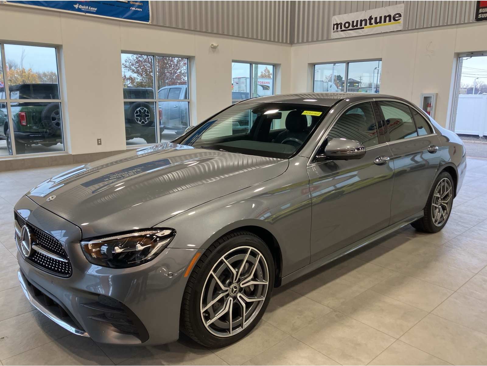 2022 Mercedes-Benz E-Class E350's photo