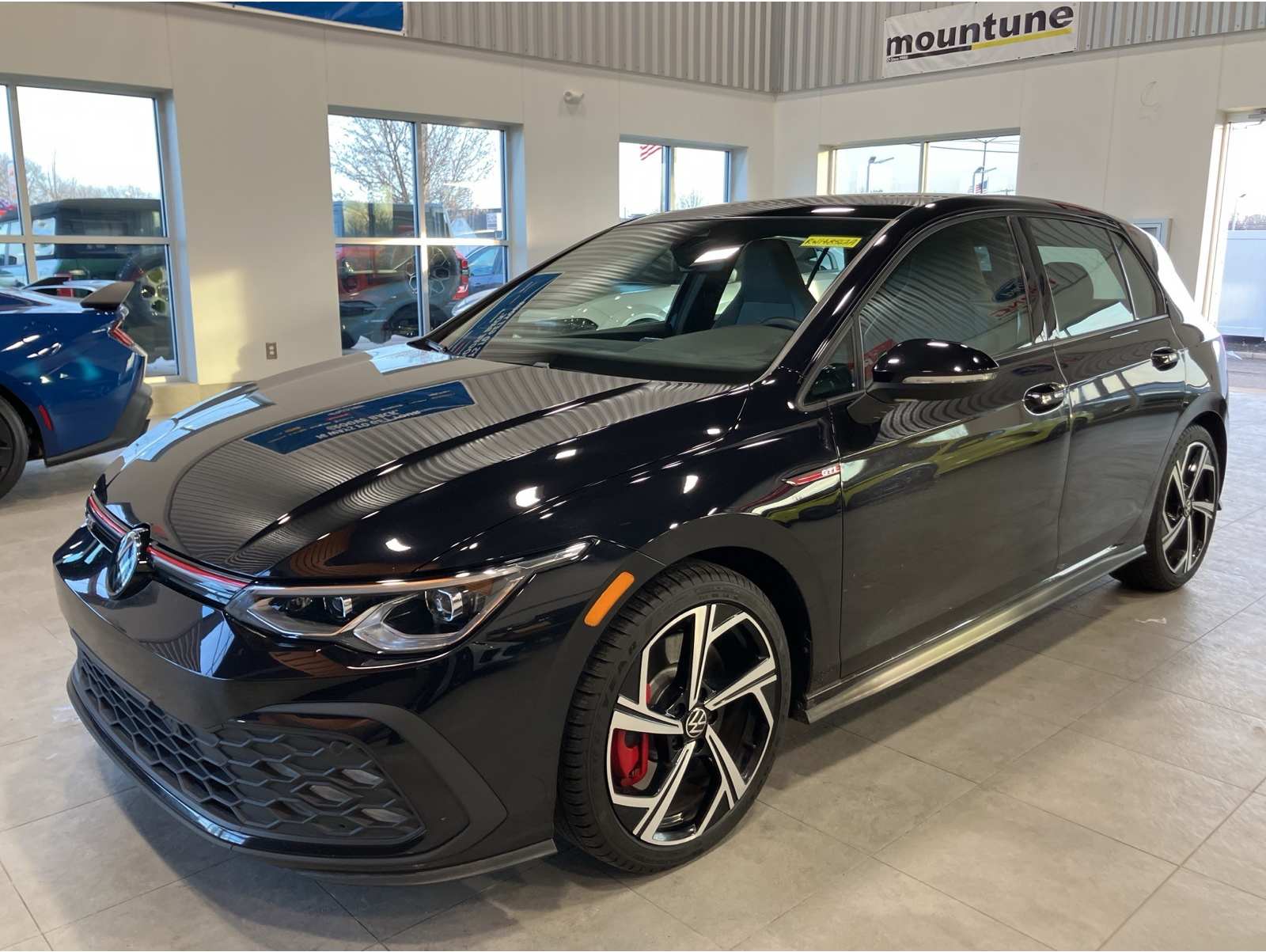 2024 Volkswagen Golf GTI SE's photo