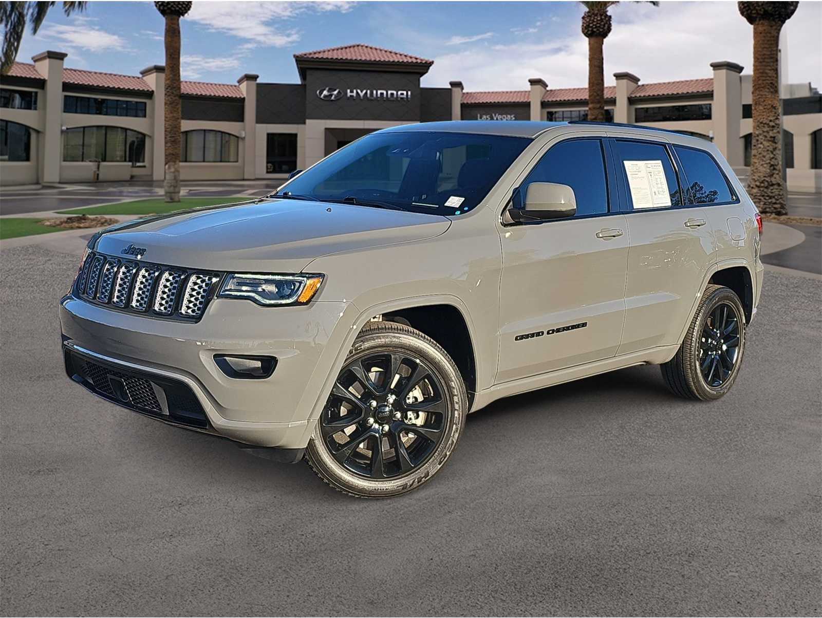 2021 Jeep Grand Cherokee Laredo X's photo