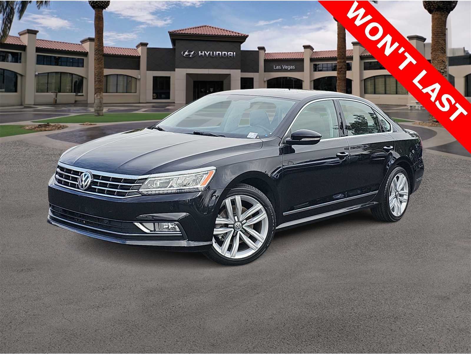 2017 Volkswagen Passat SE's photo