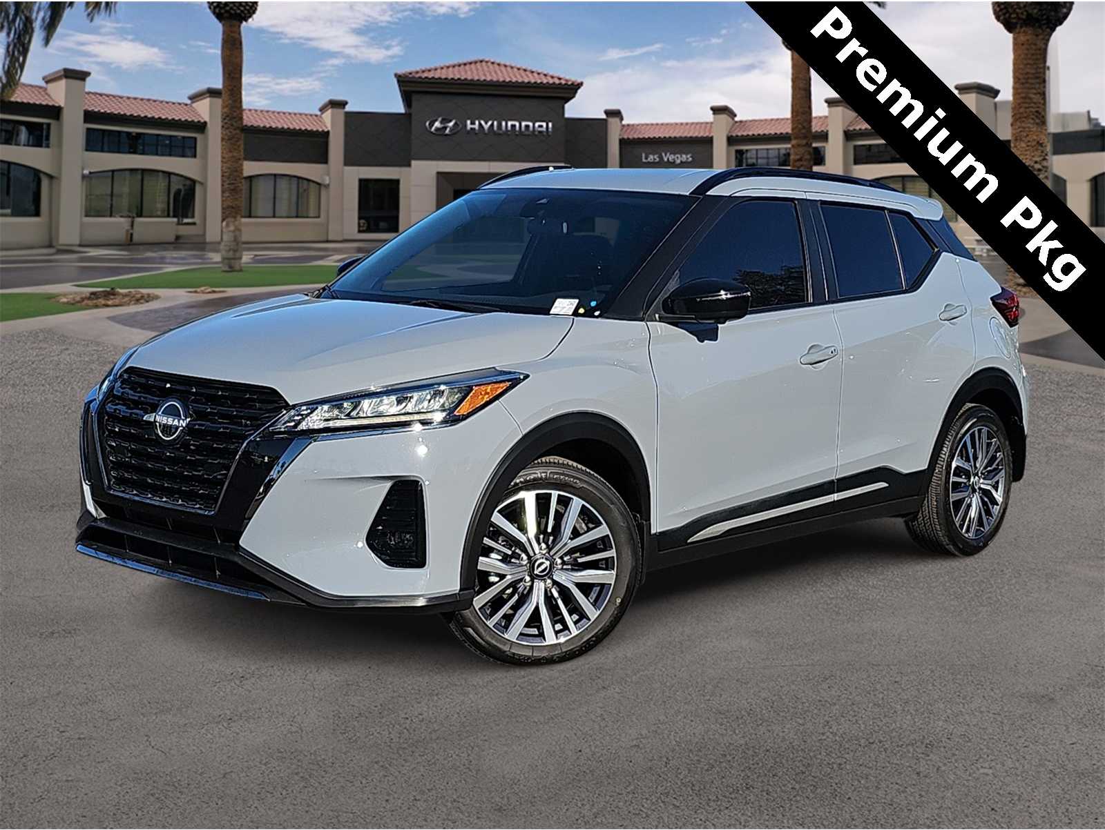 2024 Nissan Kicks SR's photo