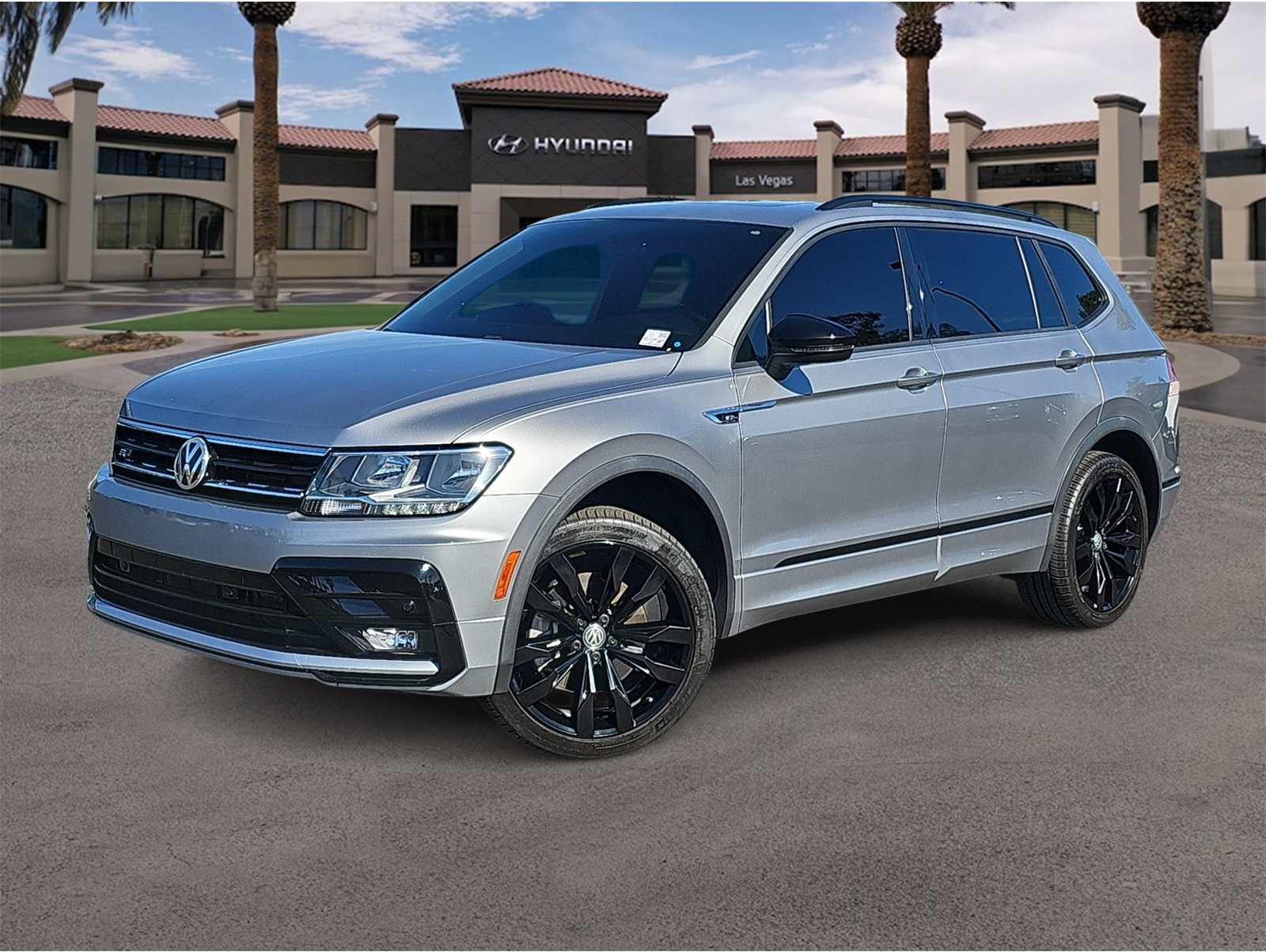 2021 Volkswagen Tiguan SE R-LINE BLACK's photo