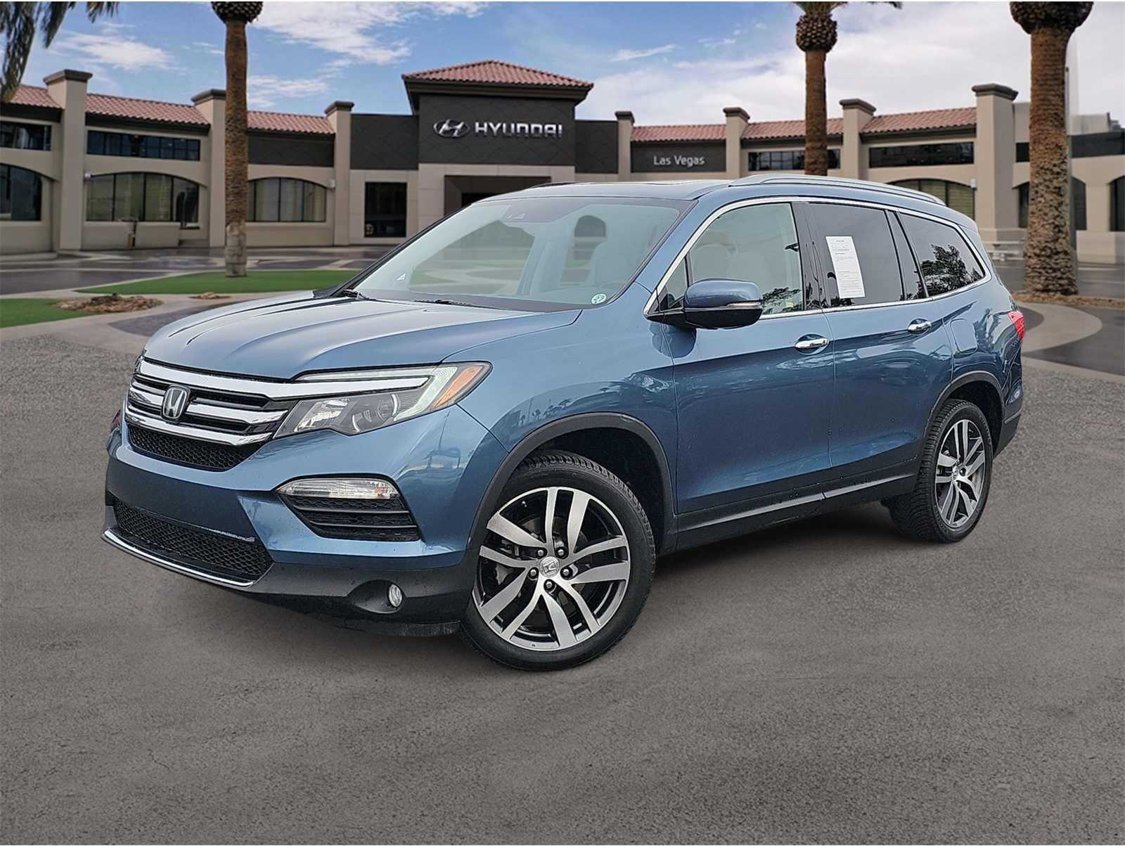 2016 Honda Pilot Elite's photo