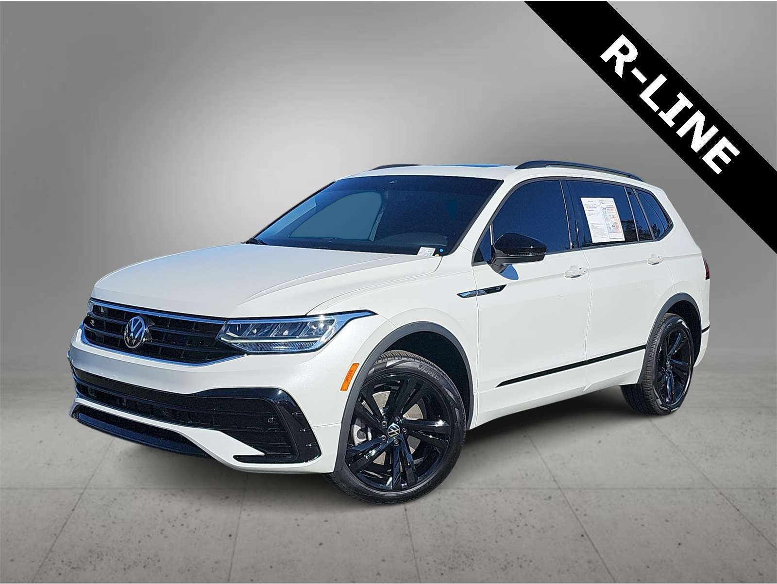 2024 Volkswagen Tiguan SE R-LINE BLACK