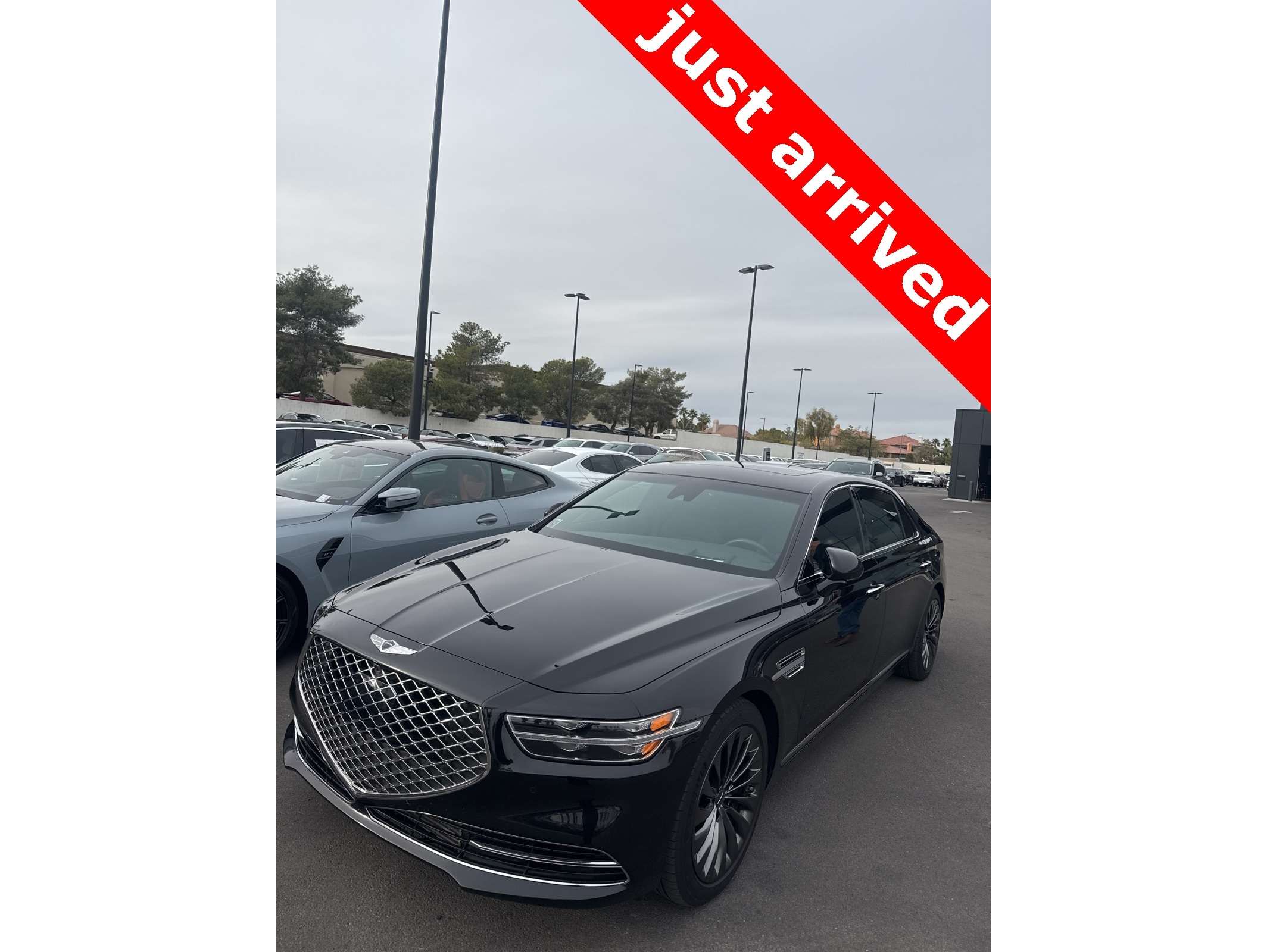 2020 GENESIS G90 Premium's photo