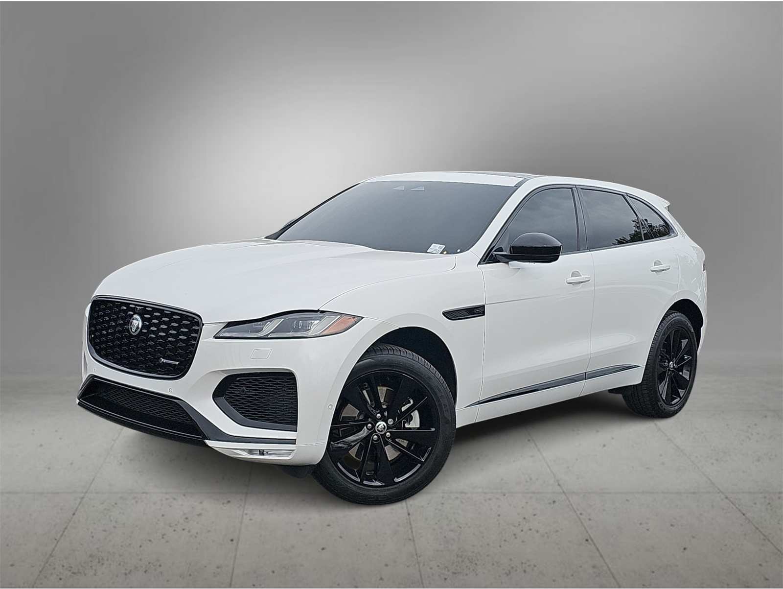 2024 Jaguar F-PACE R-Dynamic S's photo