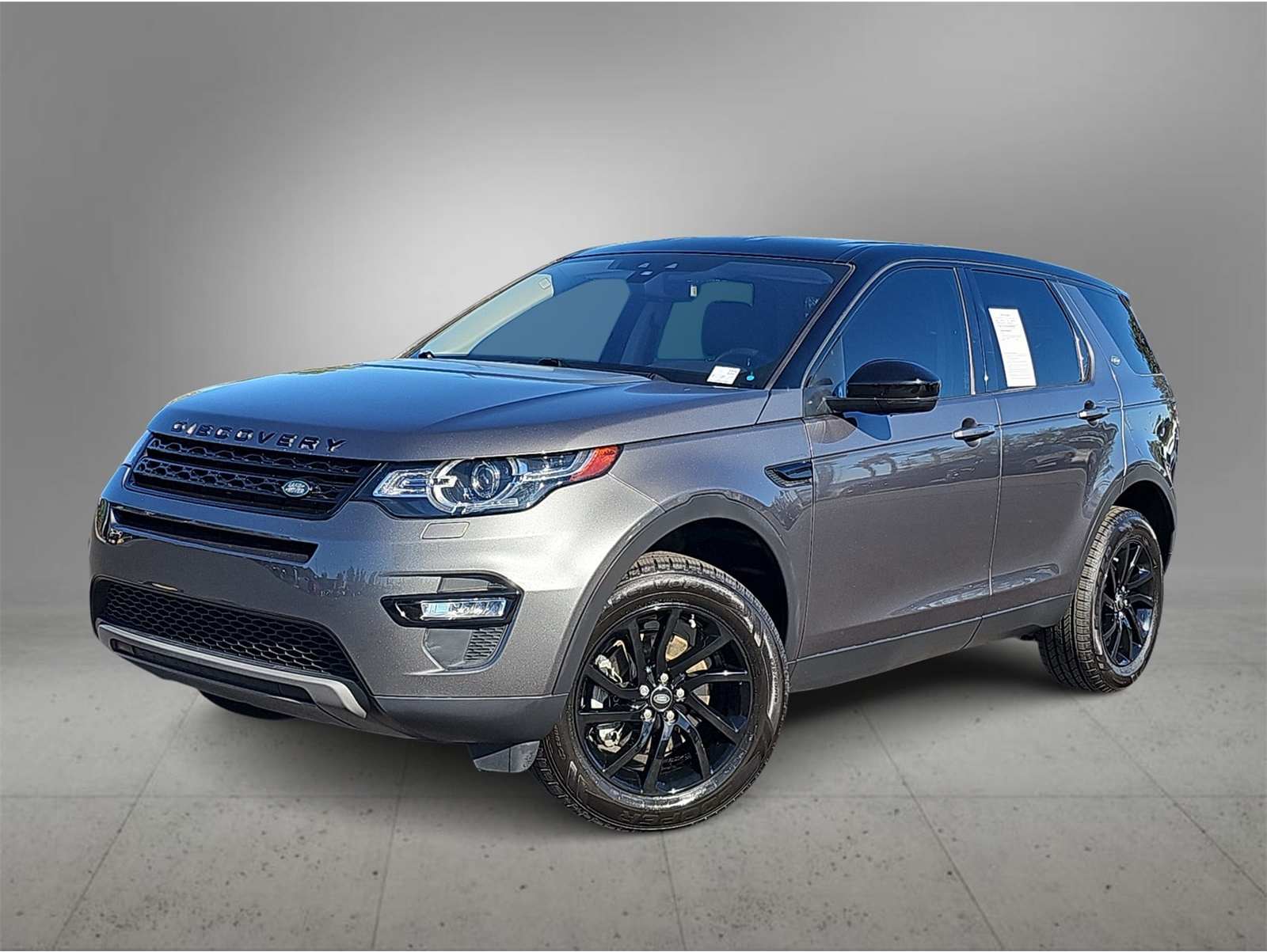 2019 Land Rover Discovery Sport SE's photo