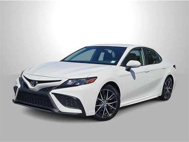 2024 Toyota Camry SE's photo