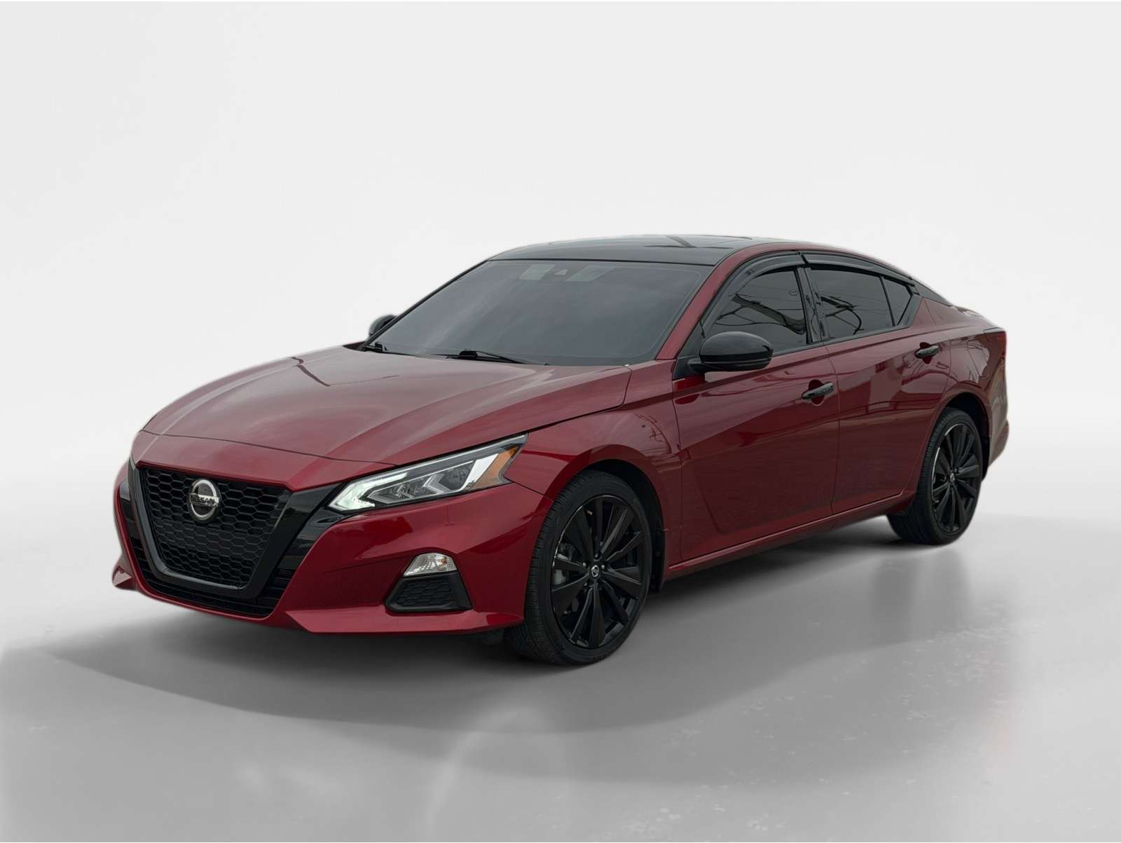 2021 Nissan Altima SR's photo