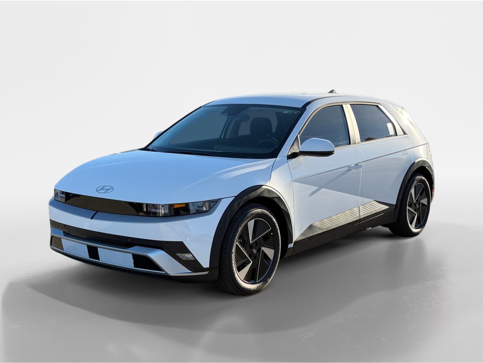 2026 Hyundai IONIQ 5 SE's photo