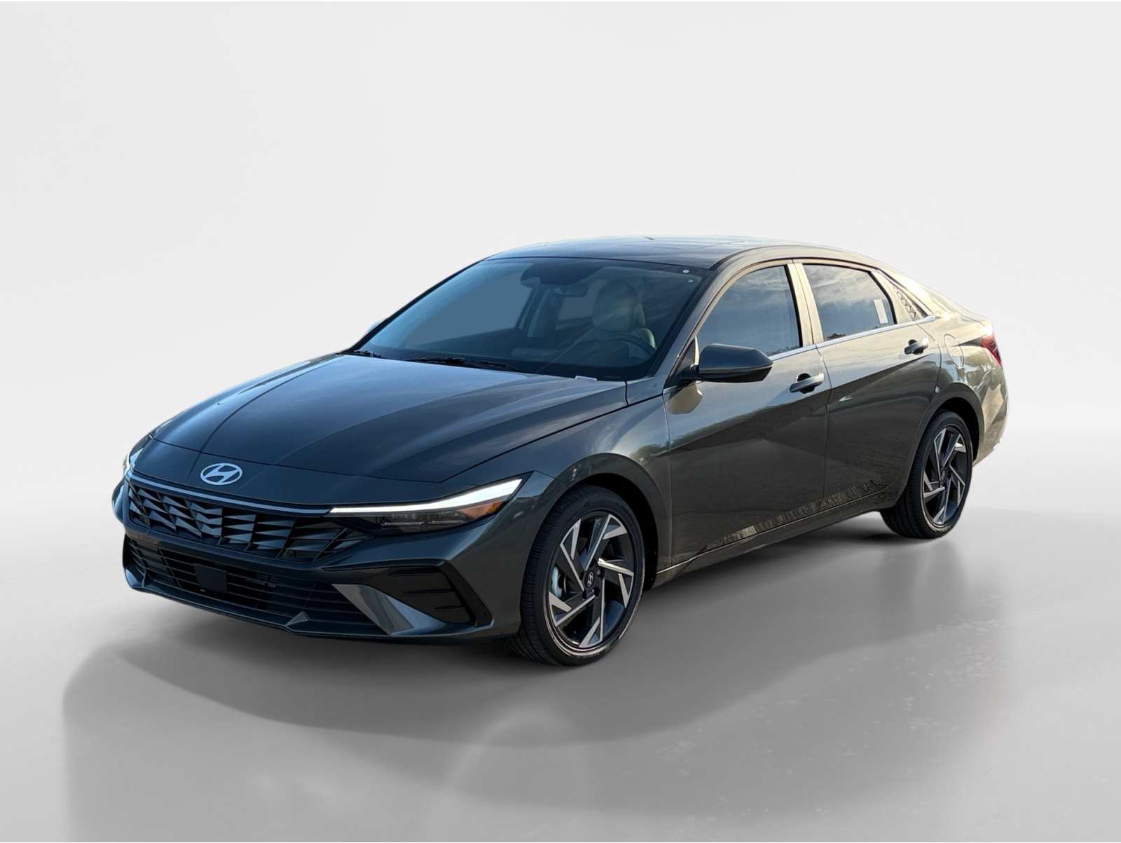 2026 Hyundai Elantra Limited's photo