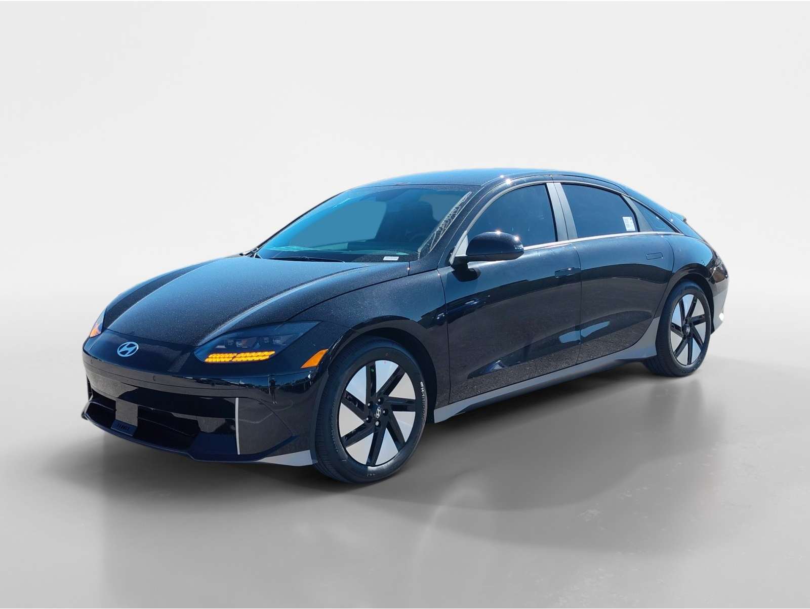 2025 Hyundai IONIQ 6 SE's photo