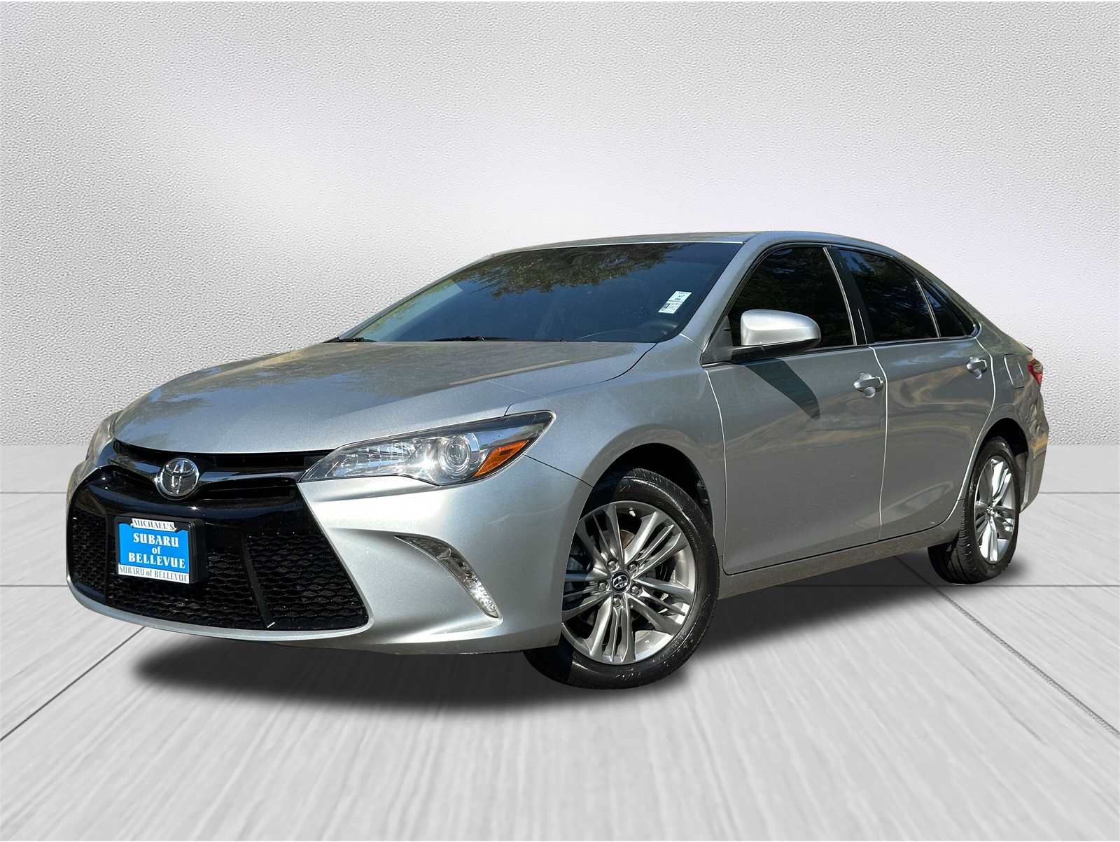 2017 Toyota Camry SE's photo