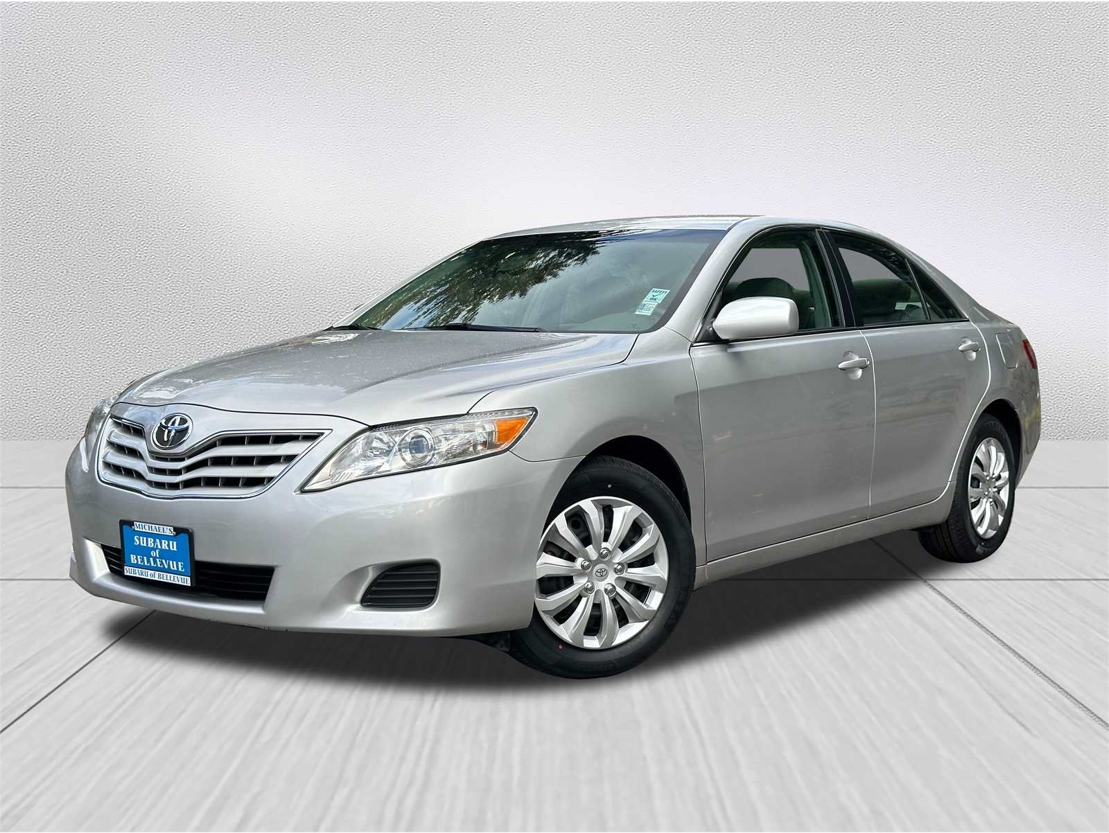 2011 Toyota Camry LE's photo