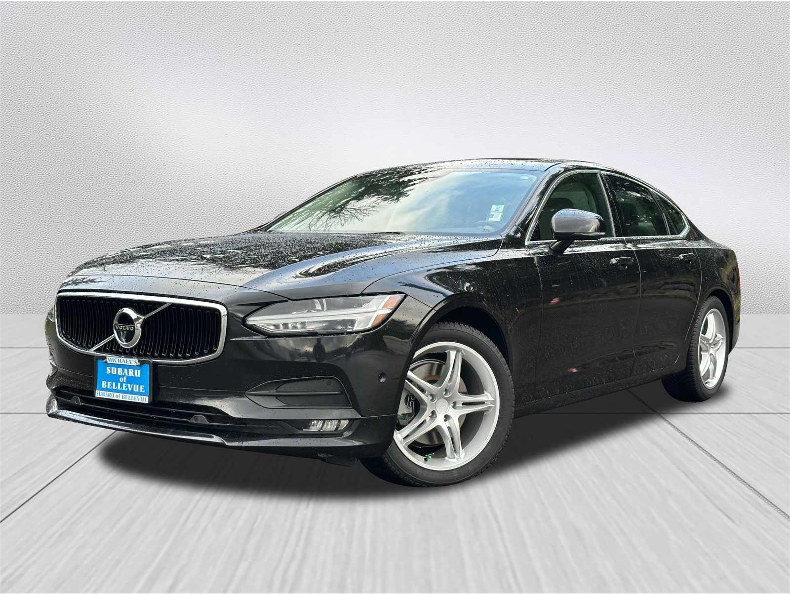 2017 Volvo S90 Momentum's photo
