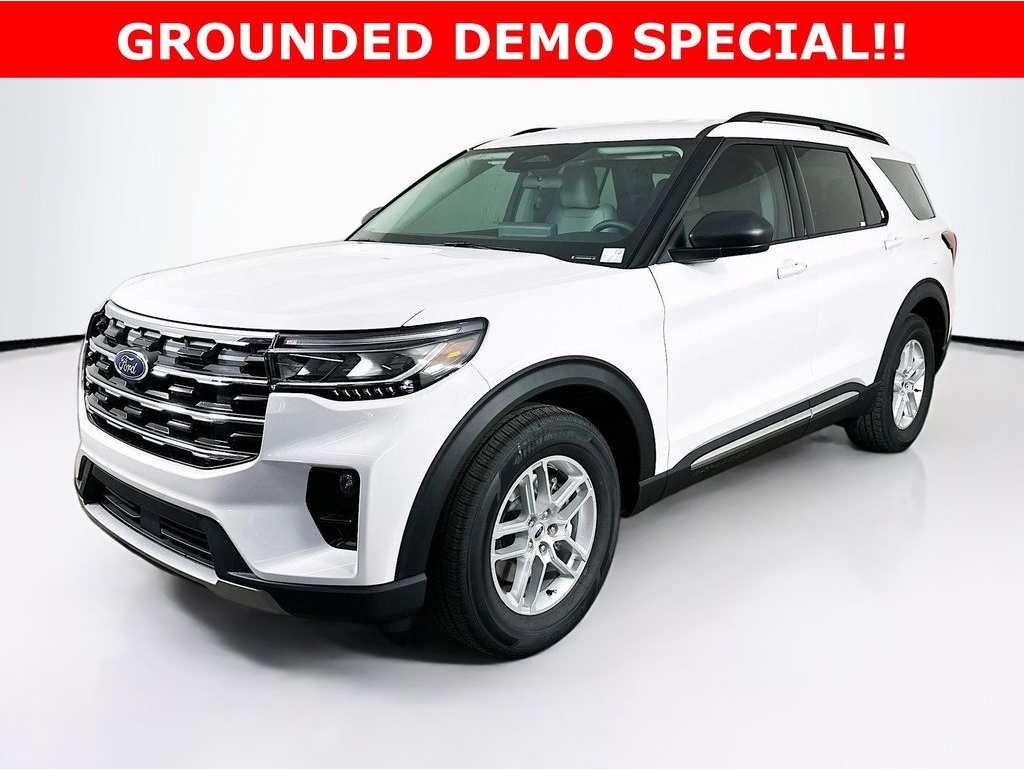 2025 Ford Explorer Active's photo