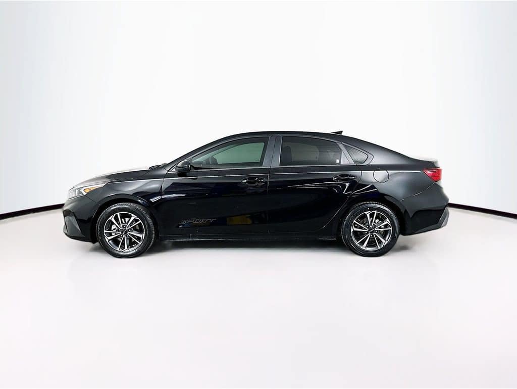 2024 Kia Forte LXS's photo