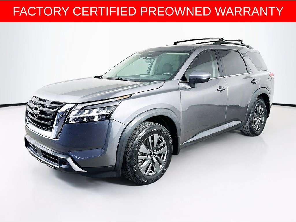 2022 Nissan Pathfinder SV