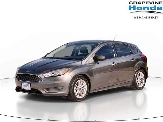 2018 Ford Focus SE's photo