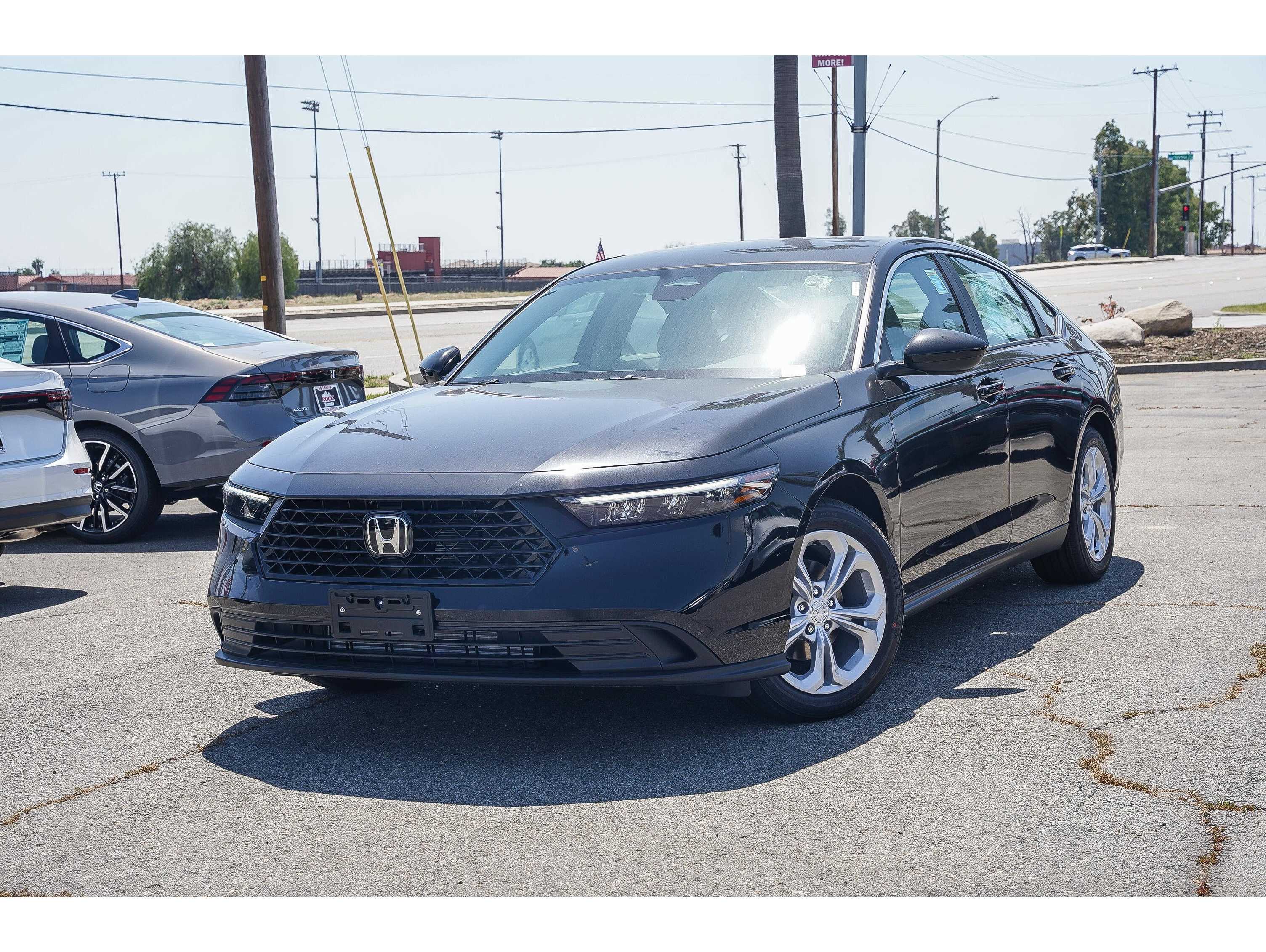 2025 Honda Accord LX's photo