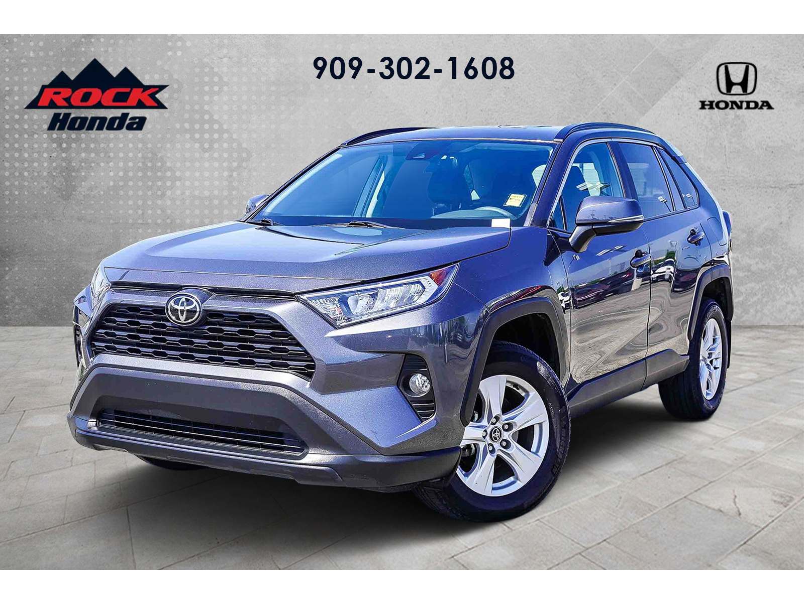 2020 Toyota RAV4 XLE's photo