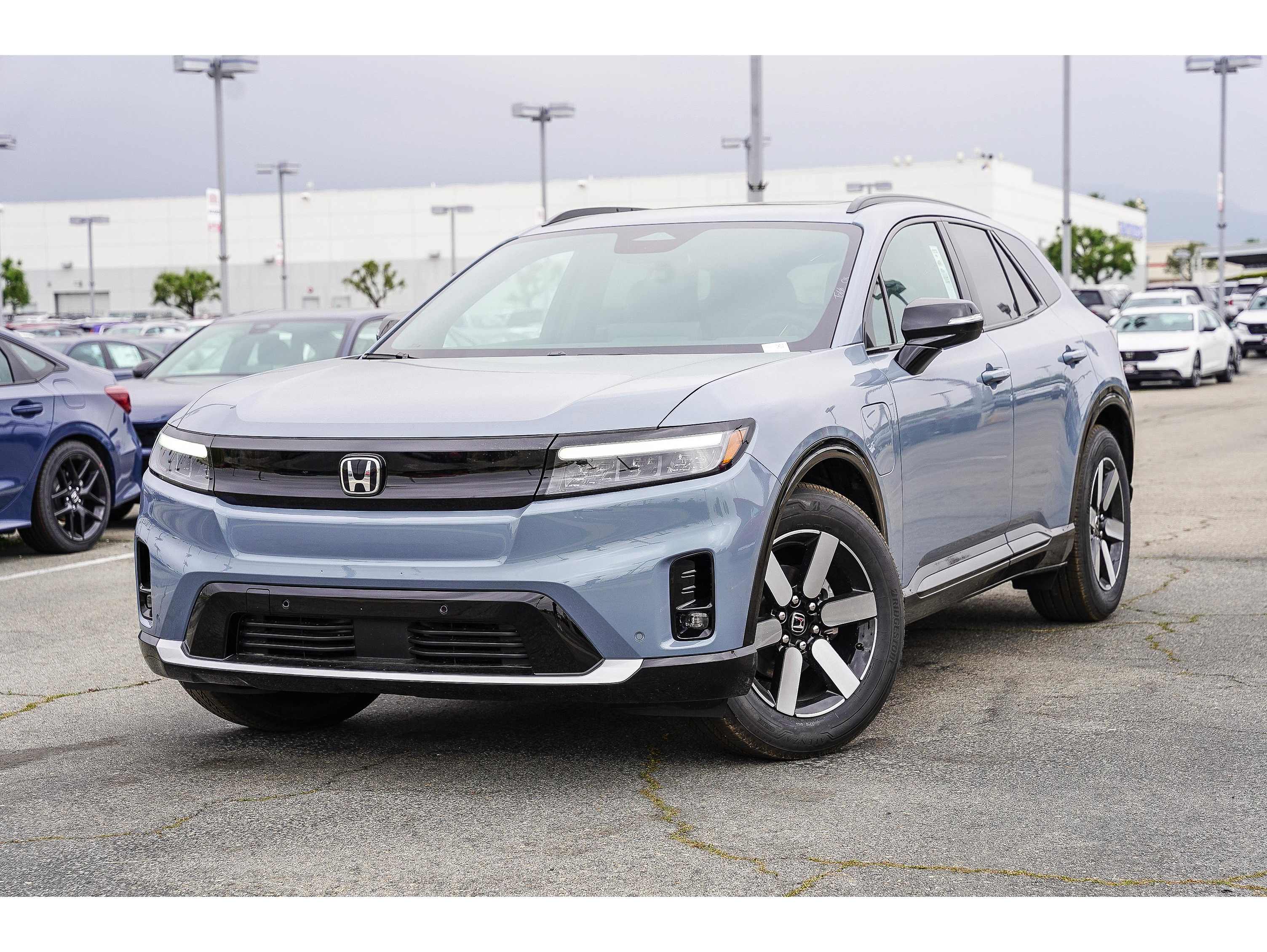 2026 Honda Prologue Touring's photo