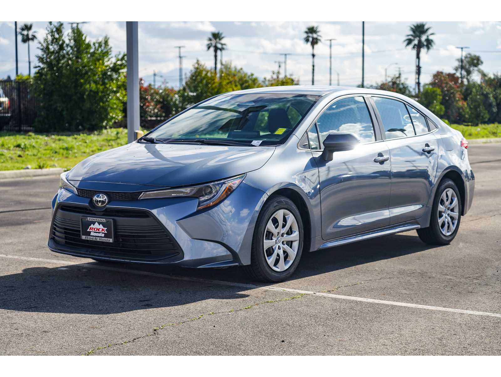 2024 Toyota Corolla LE's photo