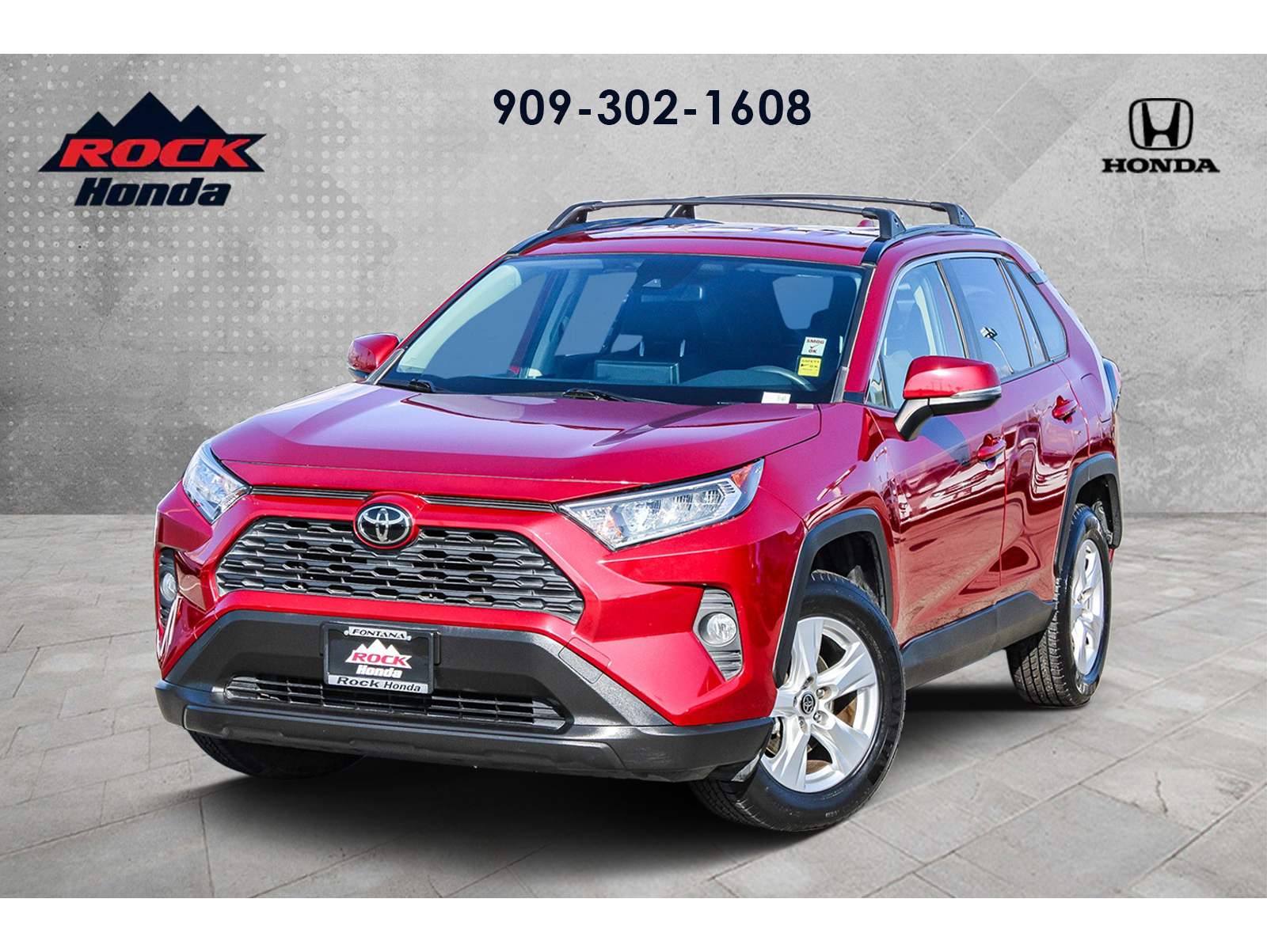 2021 Toyota RAV4 XLE's photo