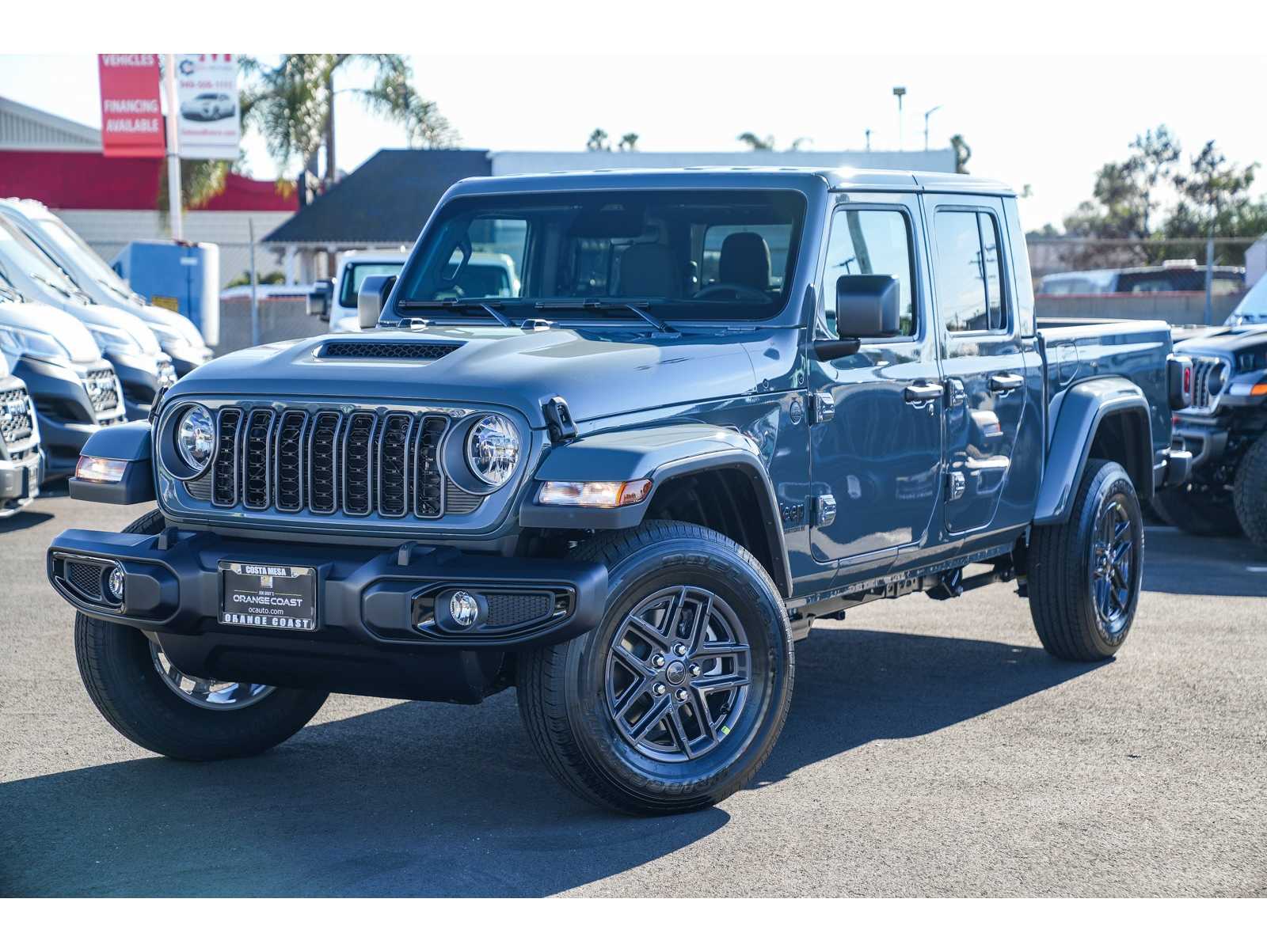 2026 Jeep Gladiator Sport S's photo