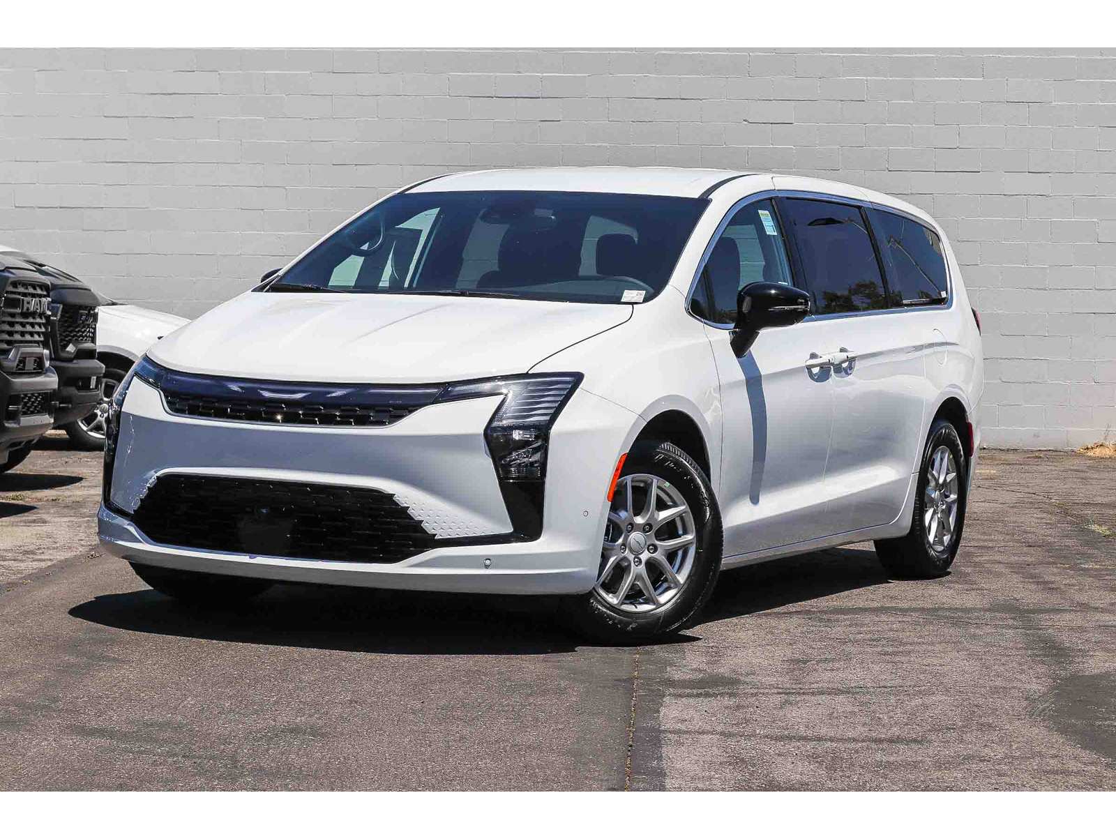 2027 Chrysler Pacifica Select