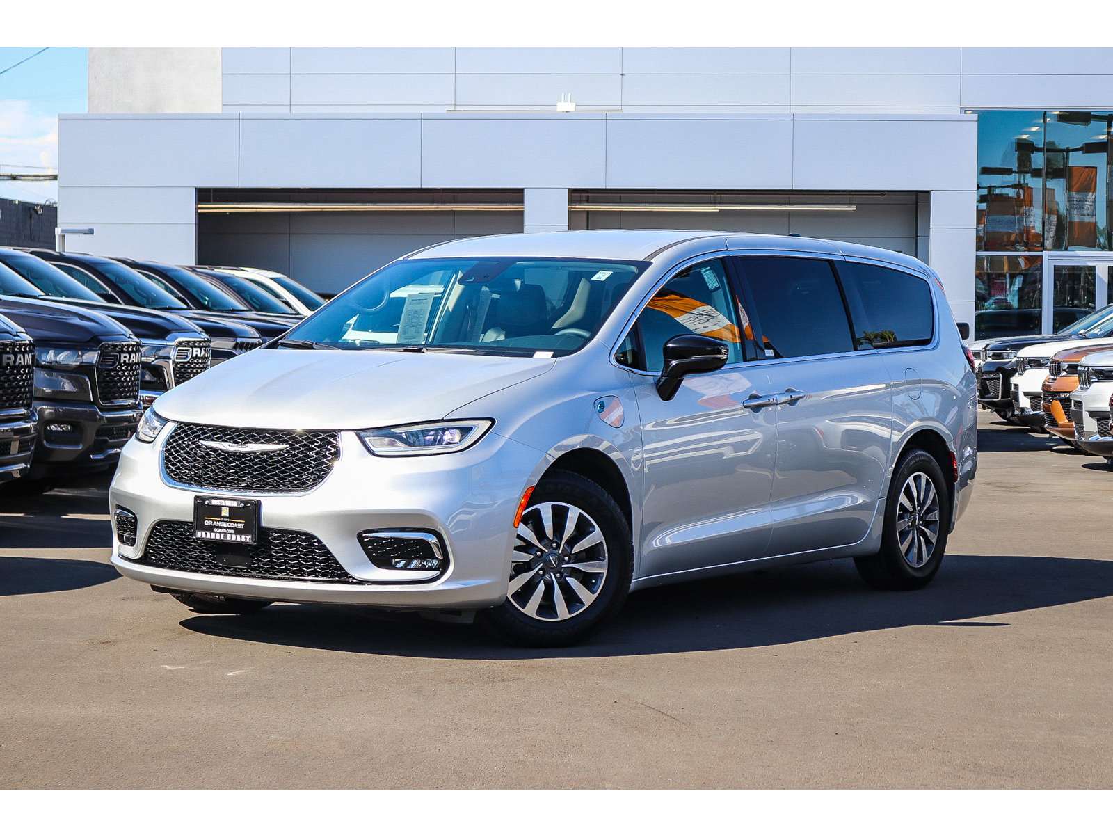 2024 Chrysler Pacifica PHEV