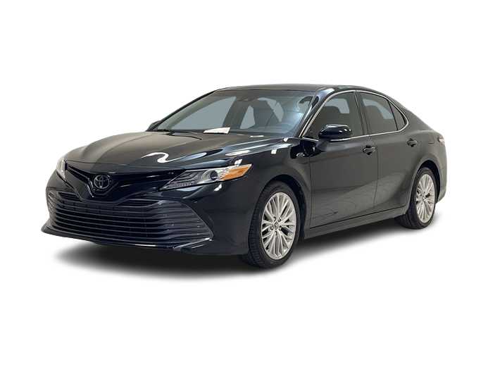 2020 Toyota Camry XLE Hero Image