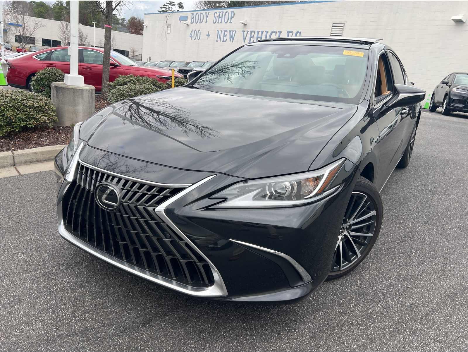 2025 Lexus ES Base's photo