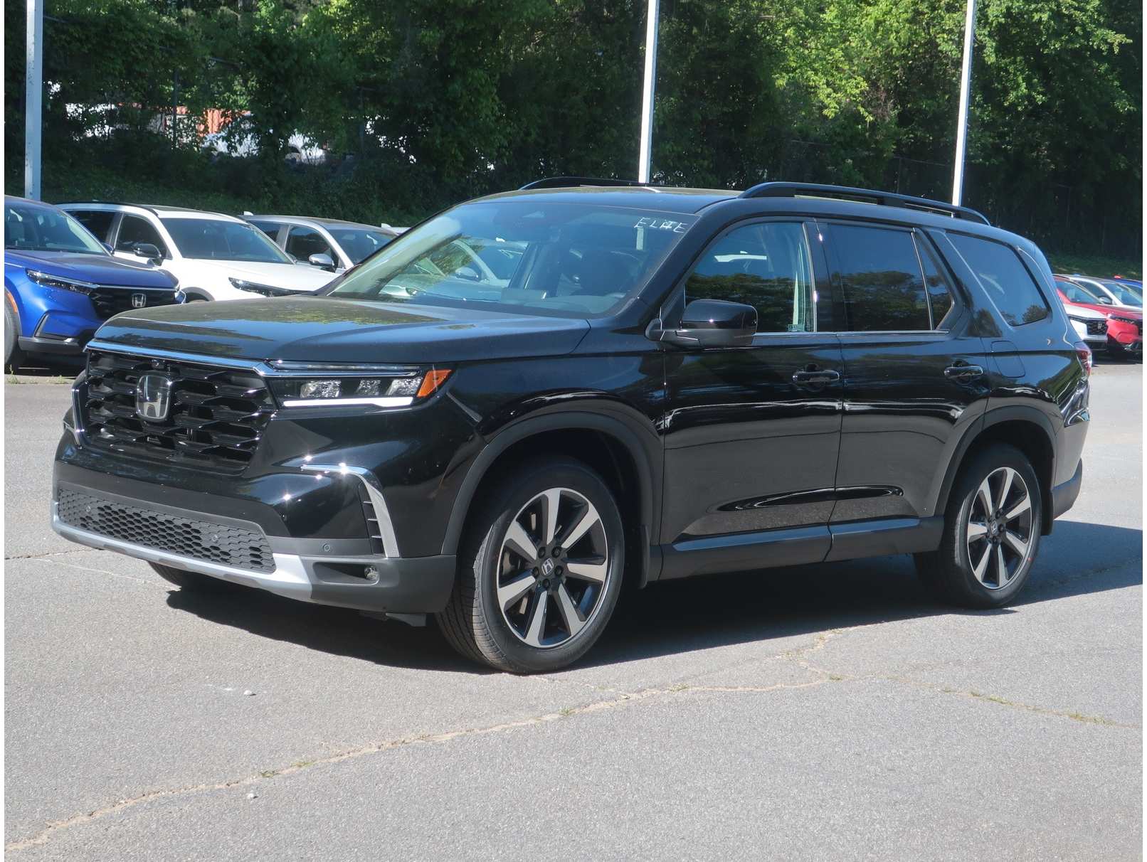 2025 Honda Pilot Elite's photo