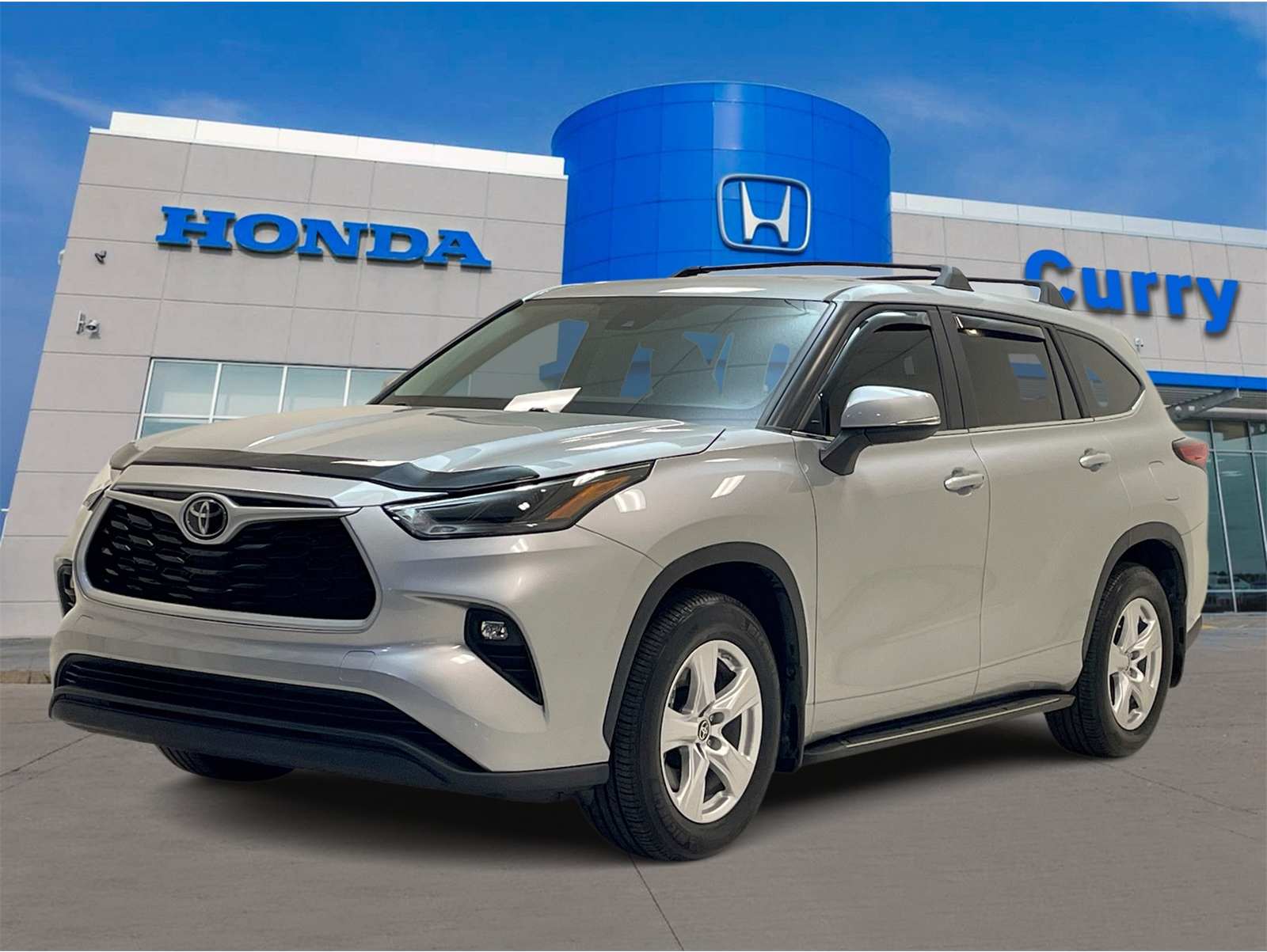 2023 Toyota Highlander LE's photo