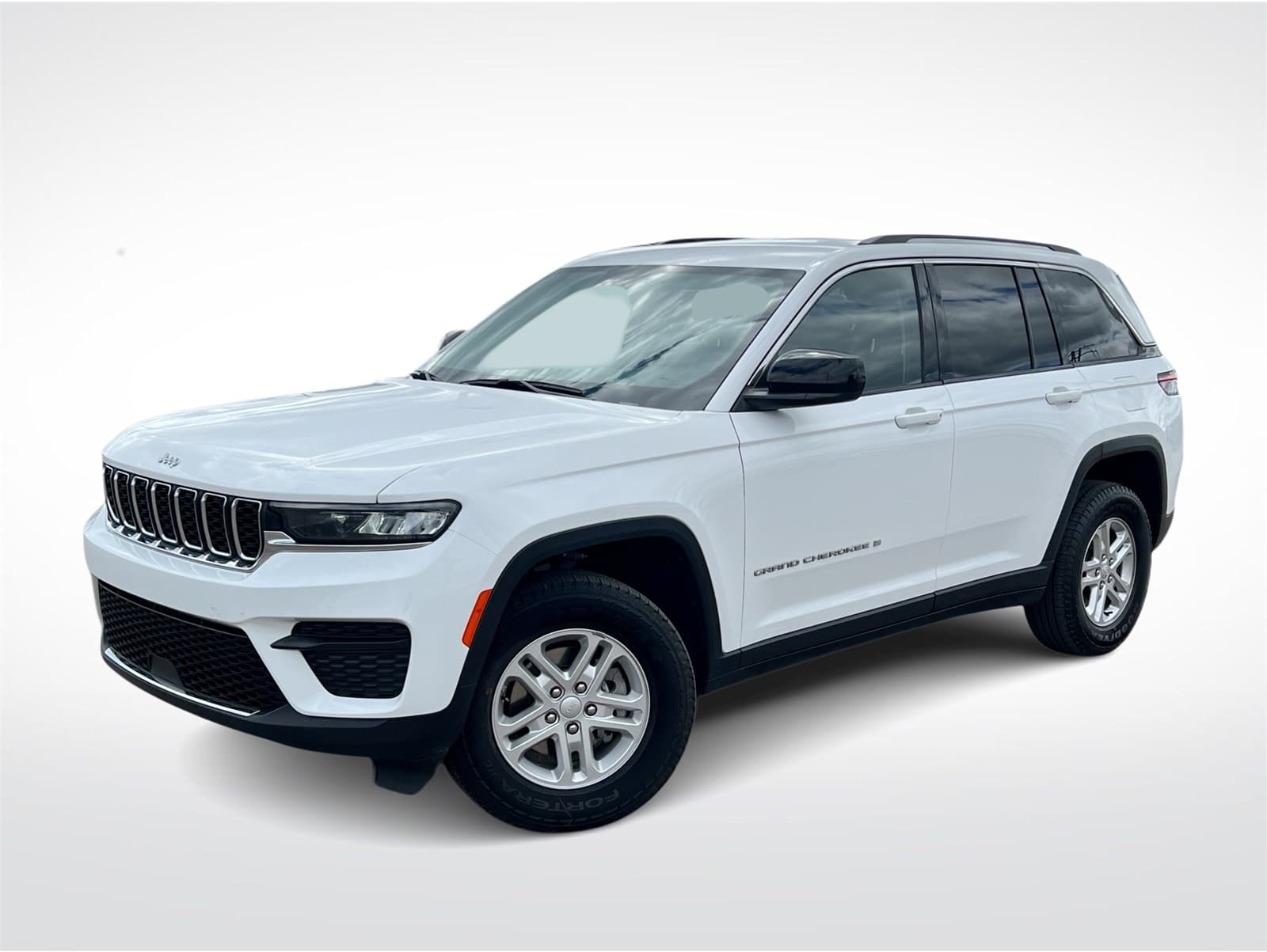 2023 Jeep Grand Cherokee Laredo's photo