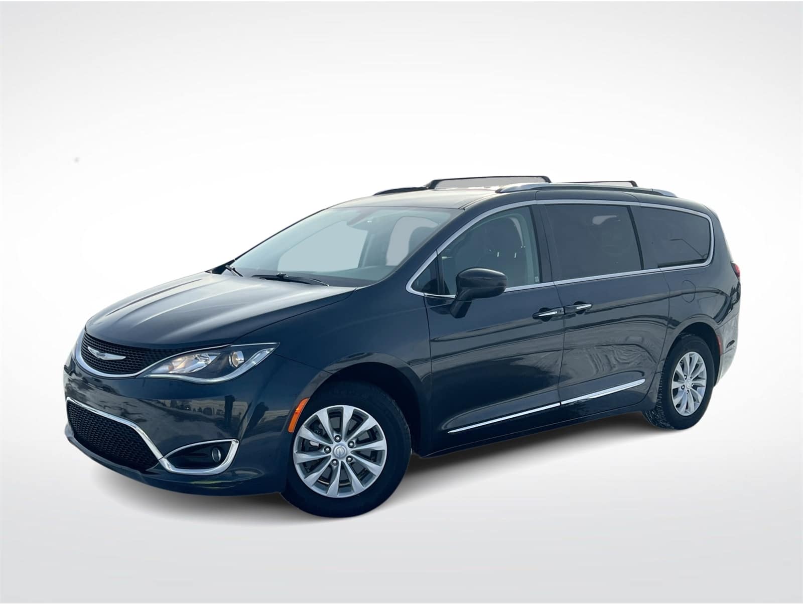 2019 Chrysler Pacifica Touring L's photo