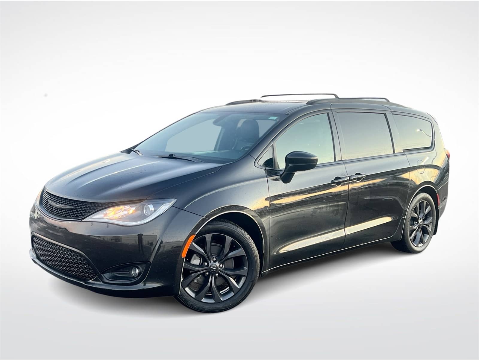 2018 Chrysler Pacifica Touring L Plus's photo
