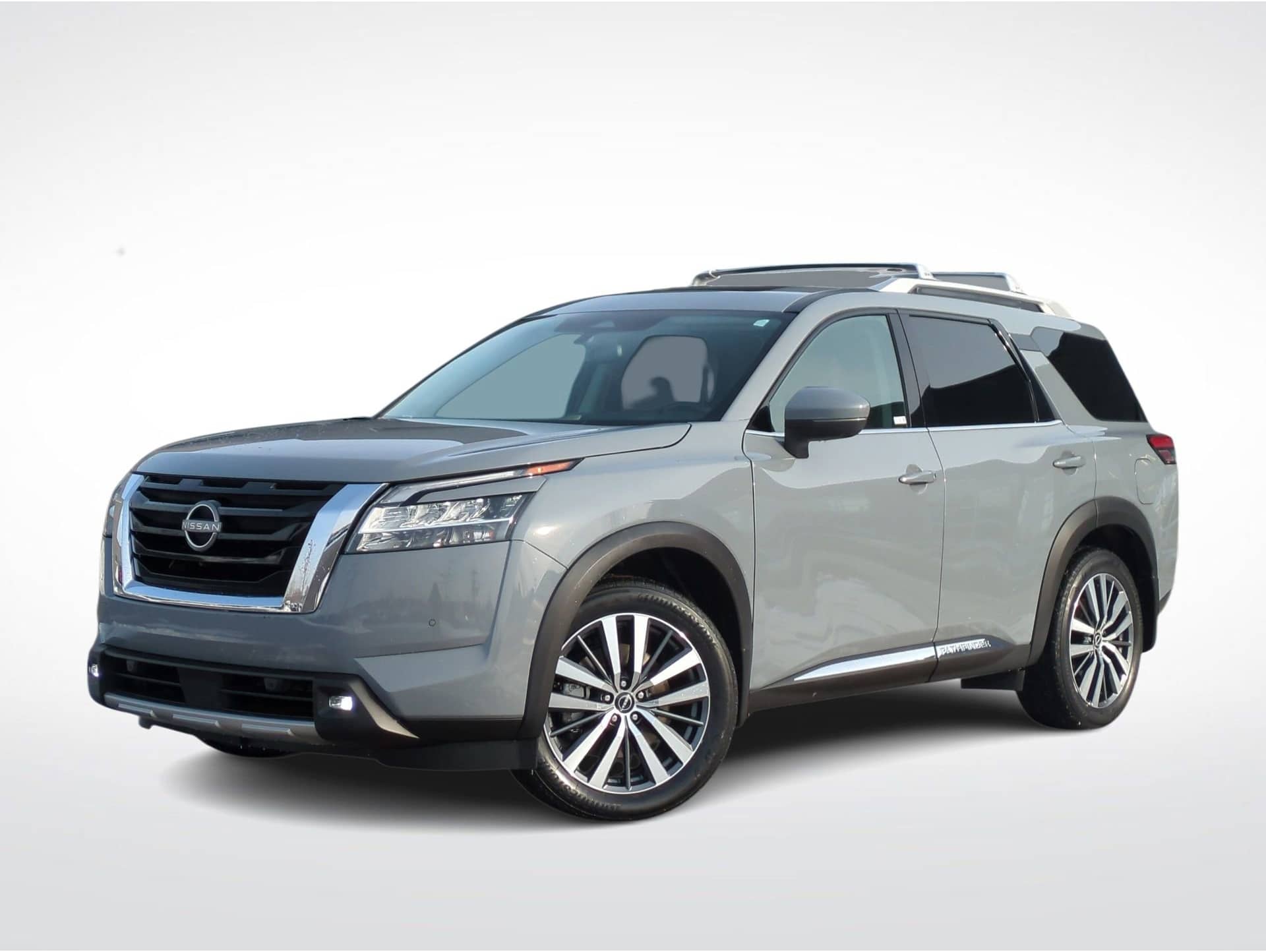 2022 Nissan Pathfinder Platinum's photo