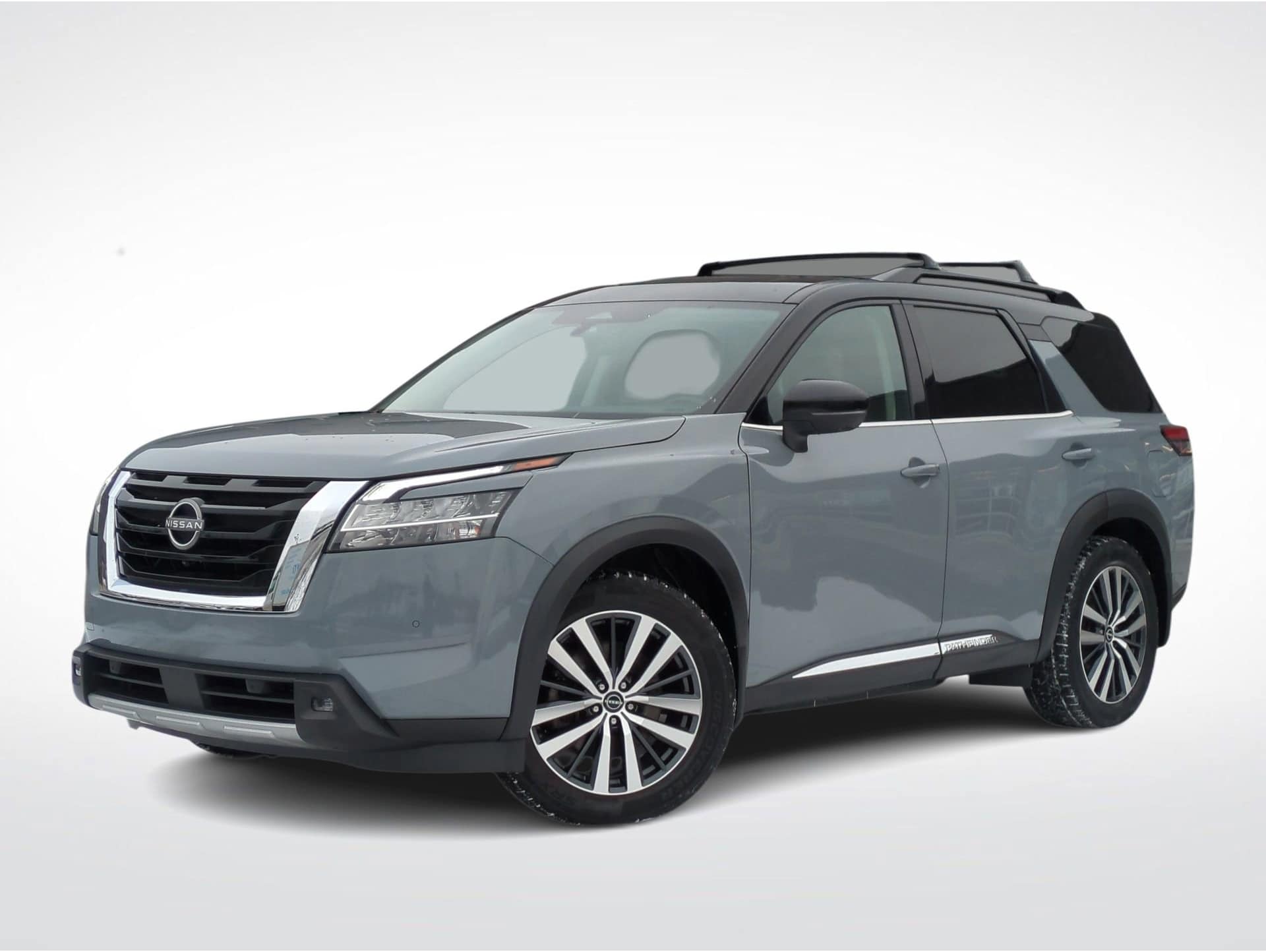 2022 Nissan Pathfinder Platinum's photo