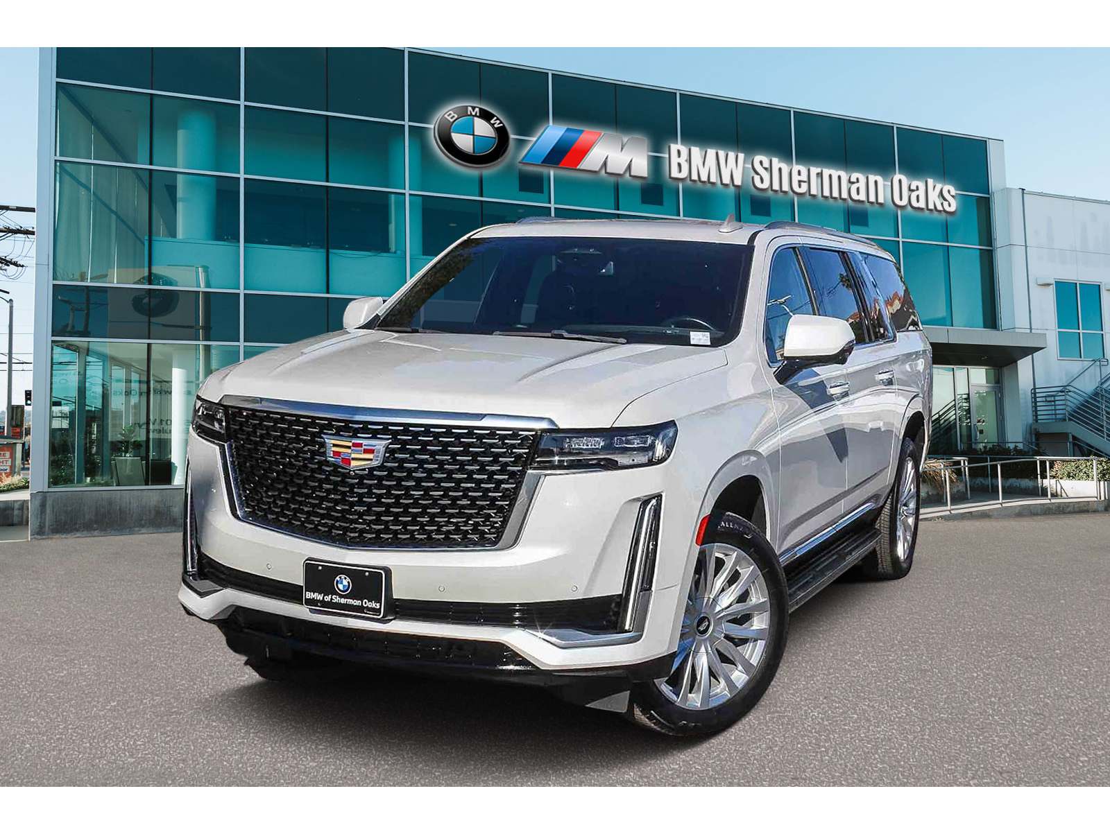 2022 Cadillac Escalade ESV Luxury's photo