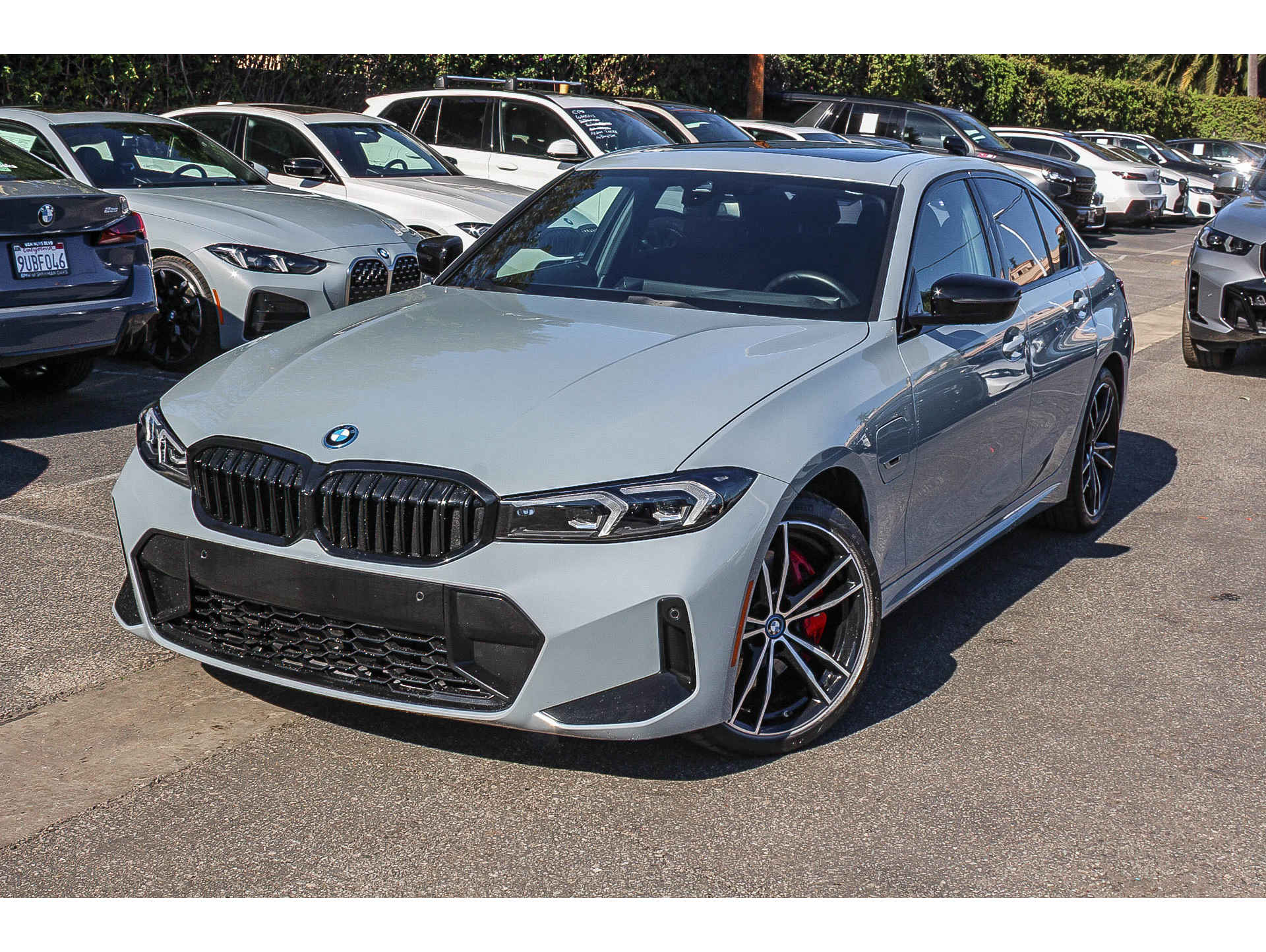 2023 BMW 3 Series 330e's photo