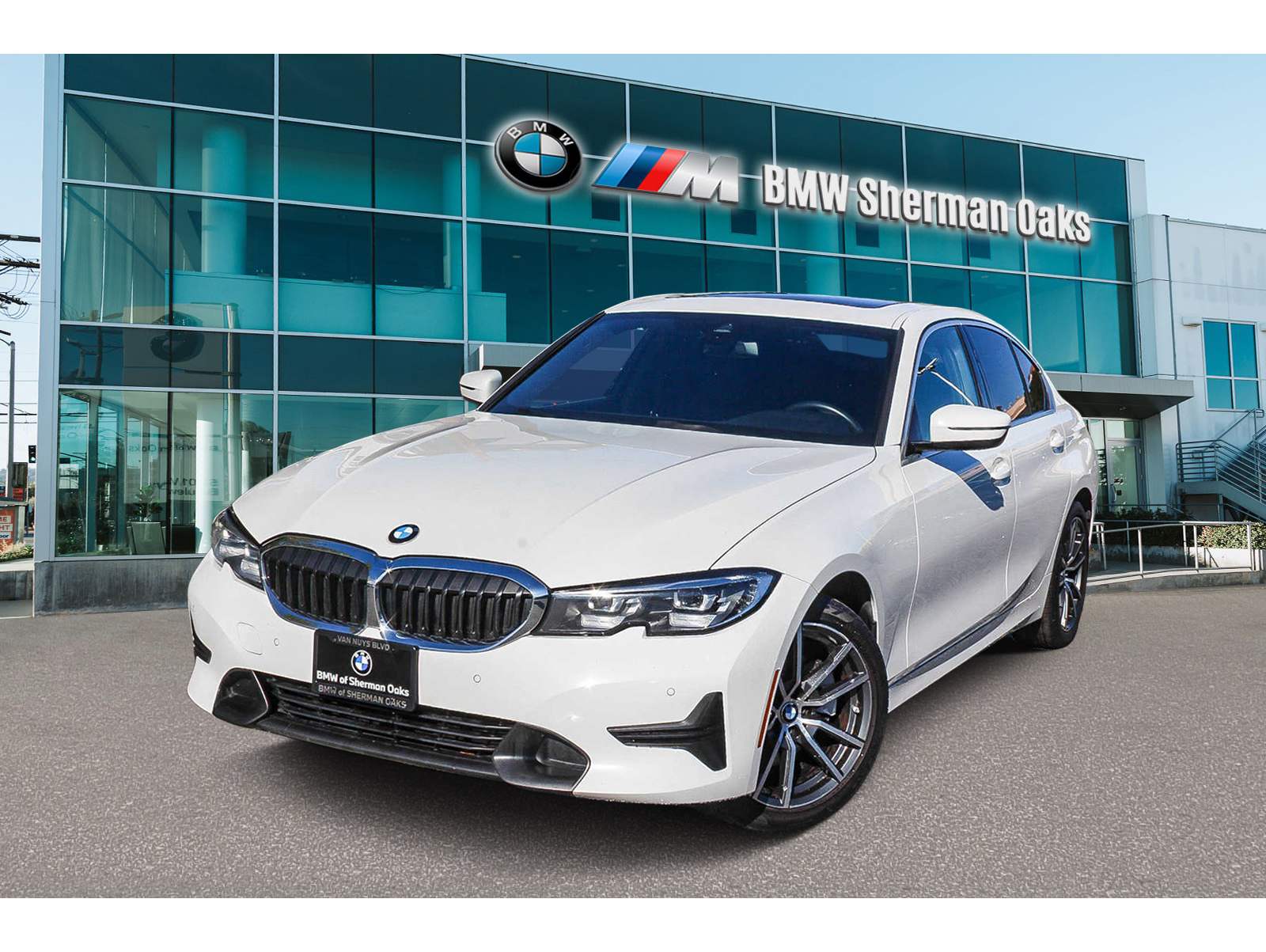 2020 BMW 3 Series 330i's photo
