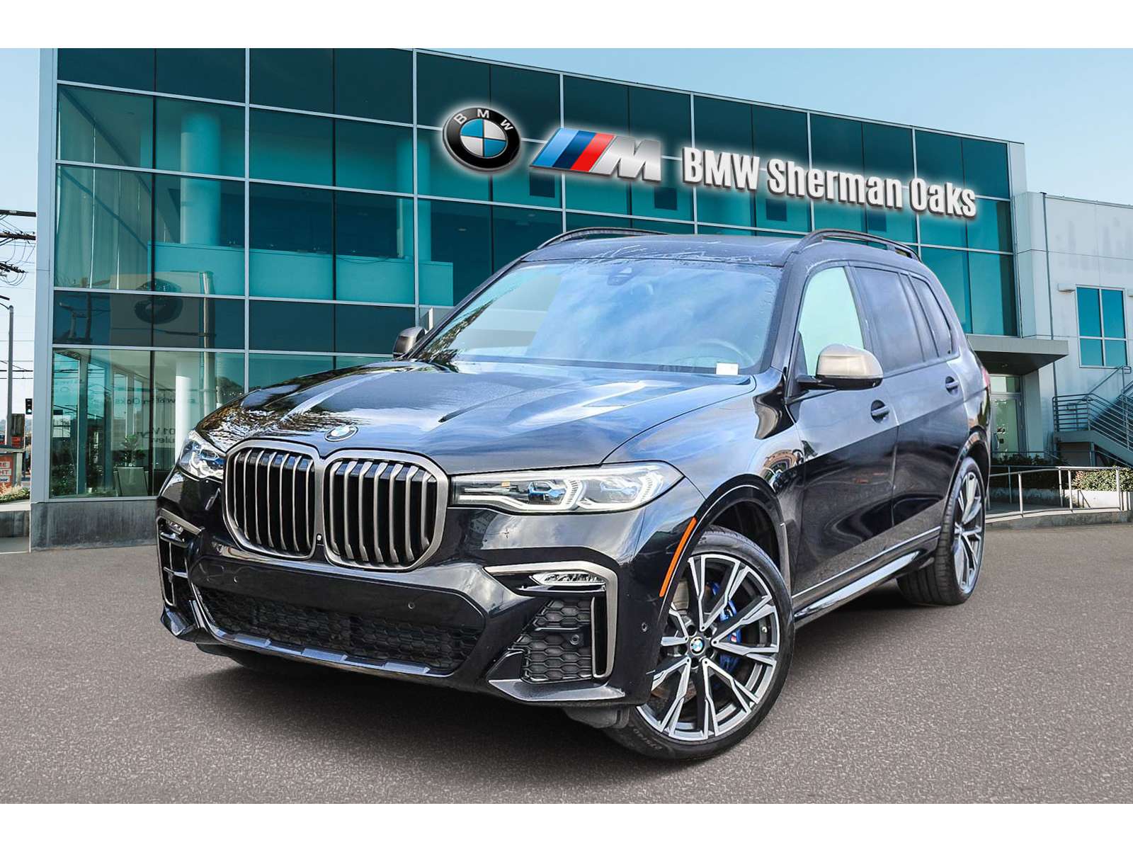 2022 BMW X7 M50i's photo