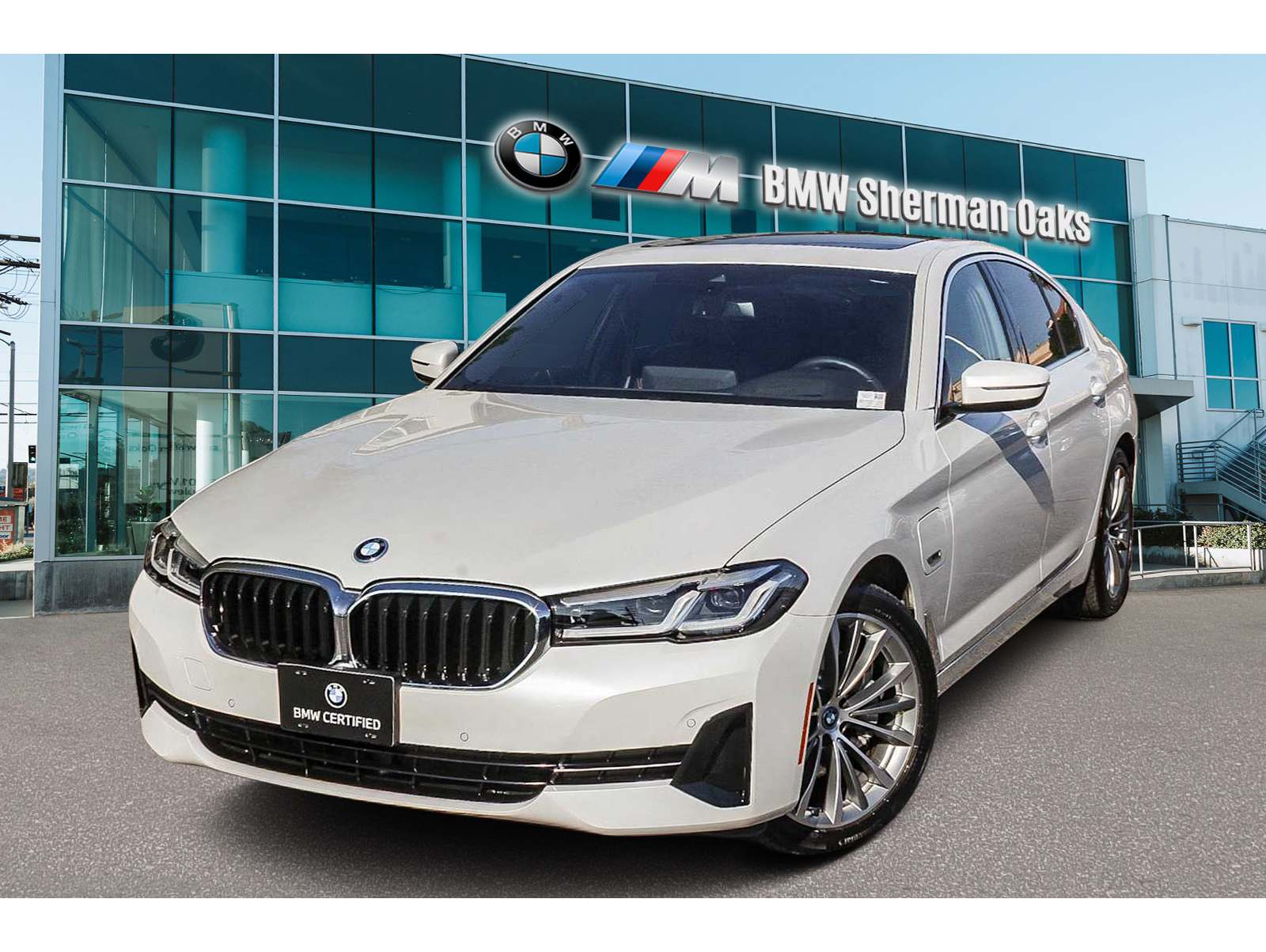 2023 BMW 5 Series 530e's photo