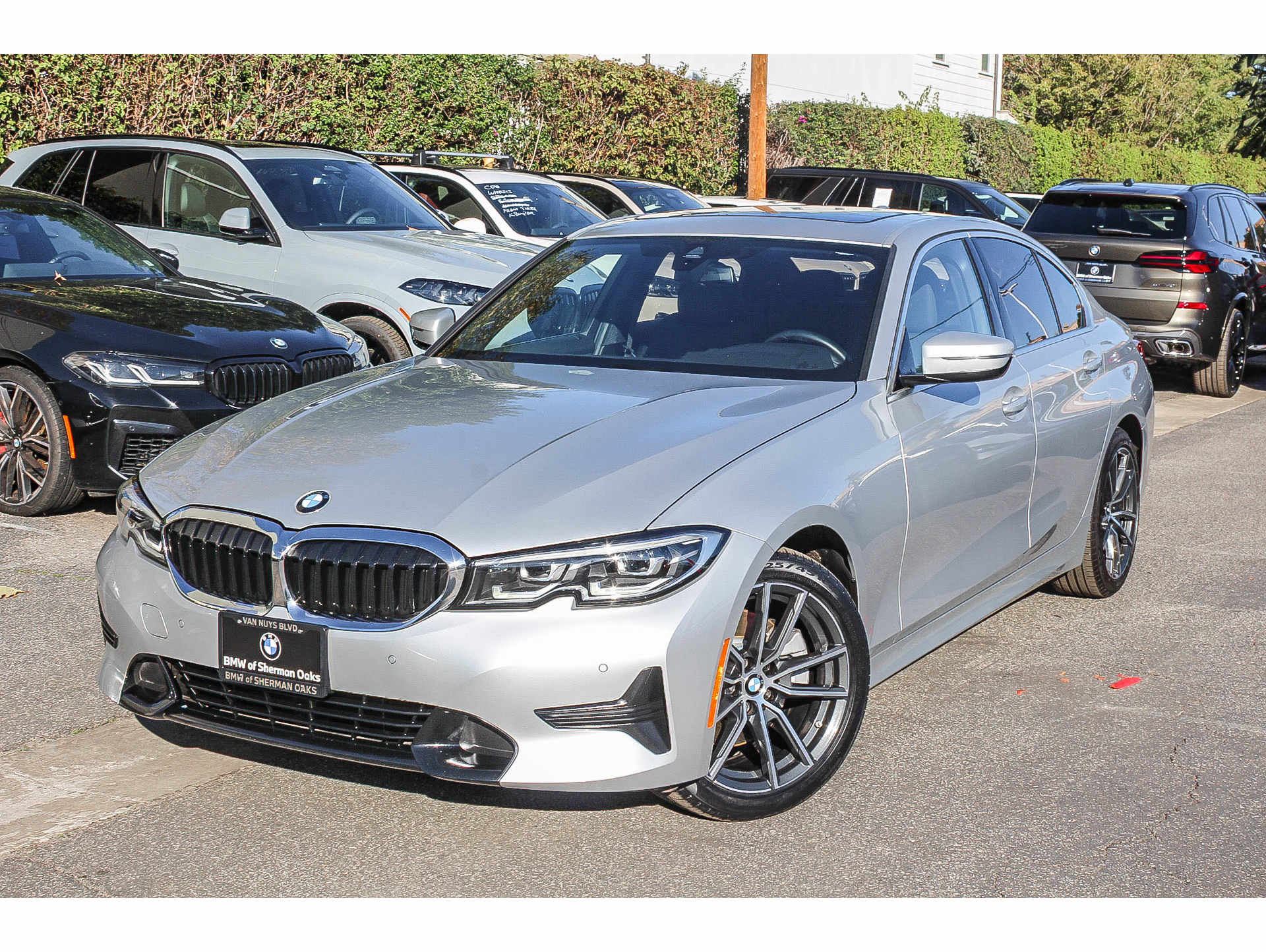2019 BMW 3 Series 330i's photo