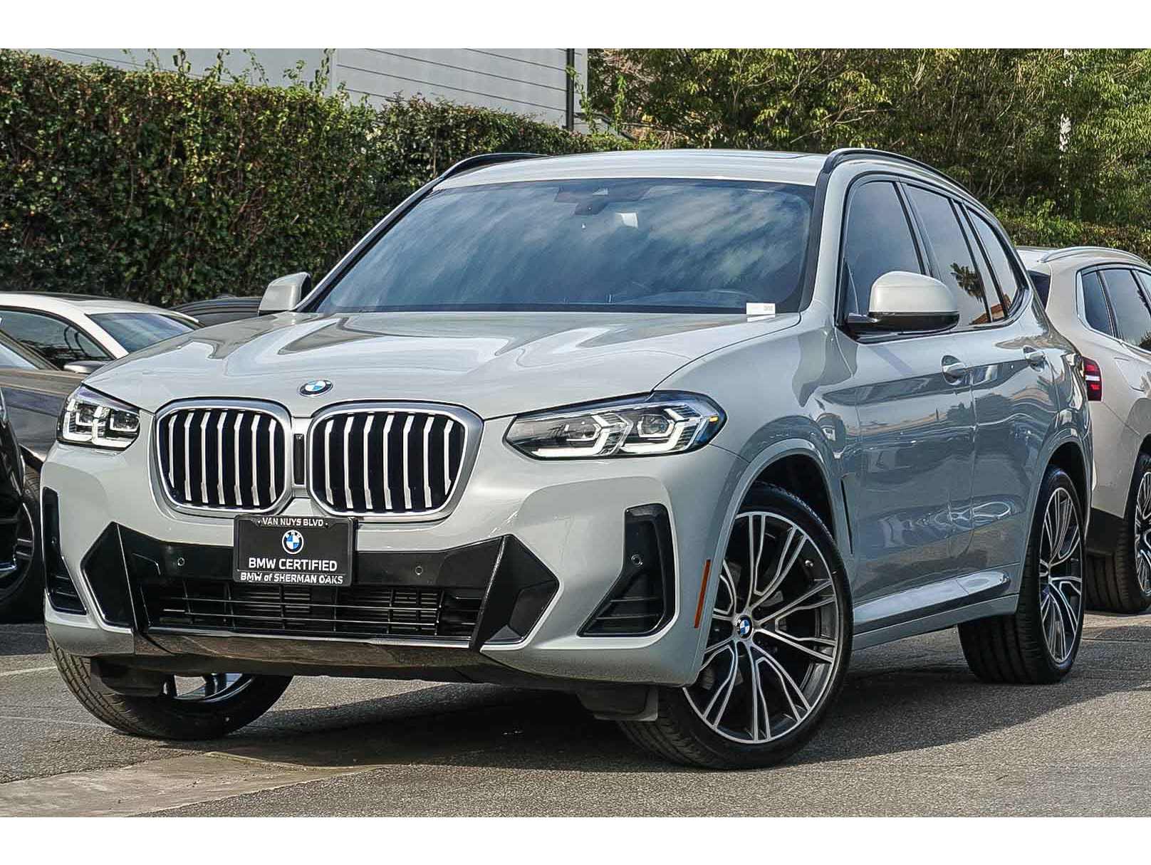 2022 BMW X3 30i's photo