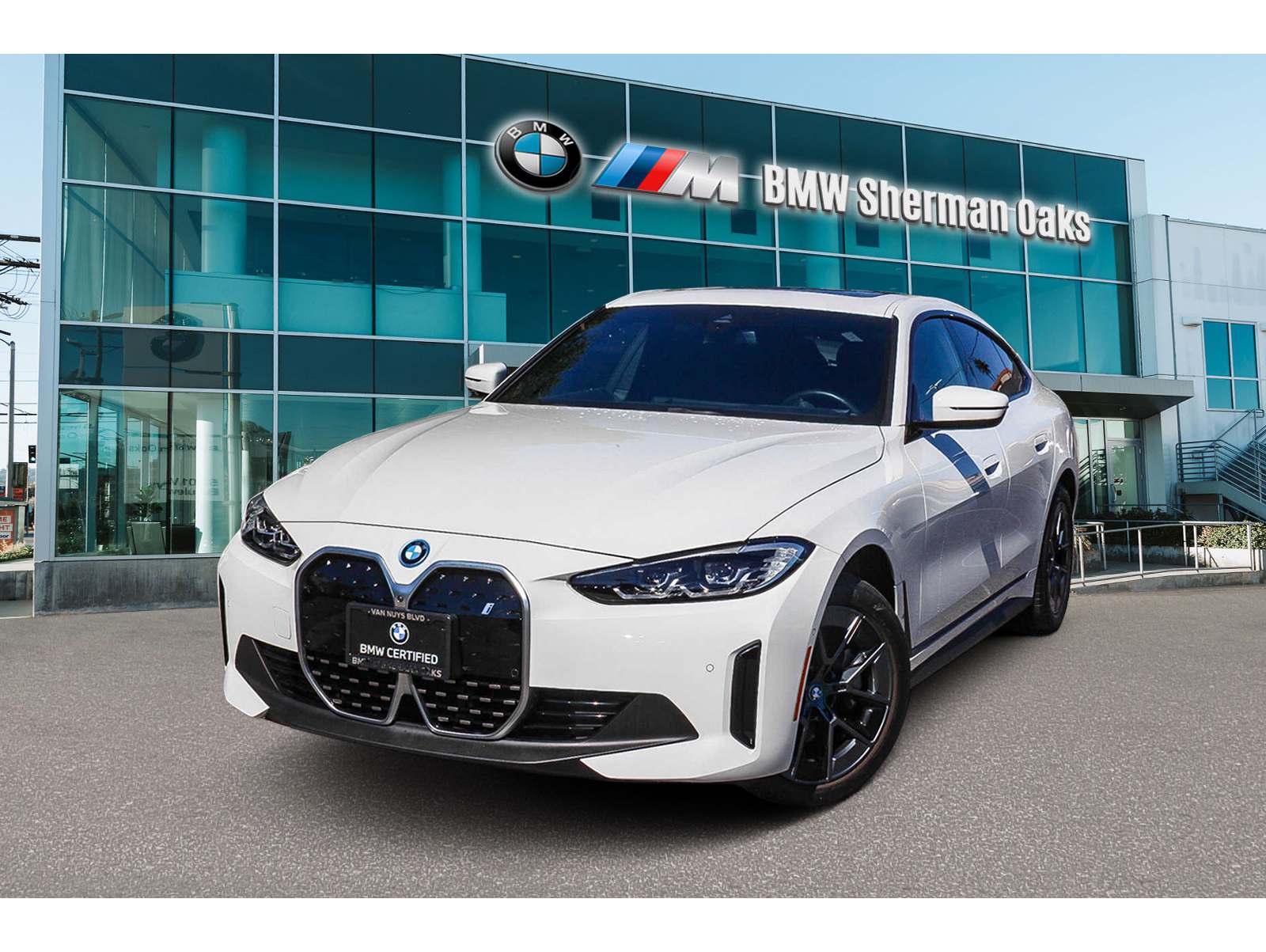 2023 BMW i4 35's photo